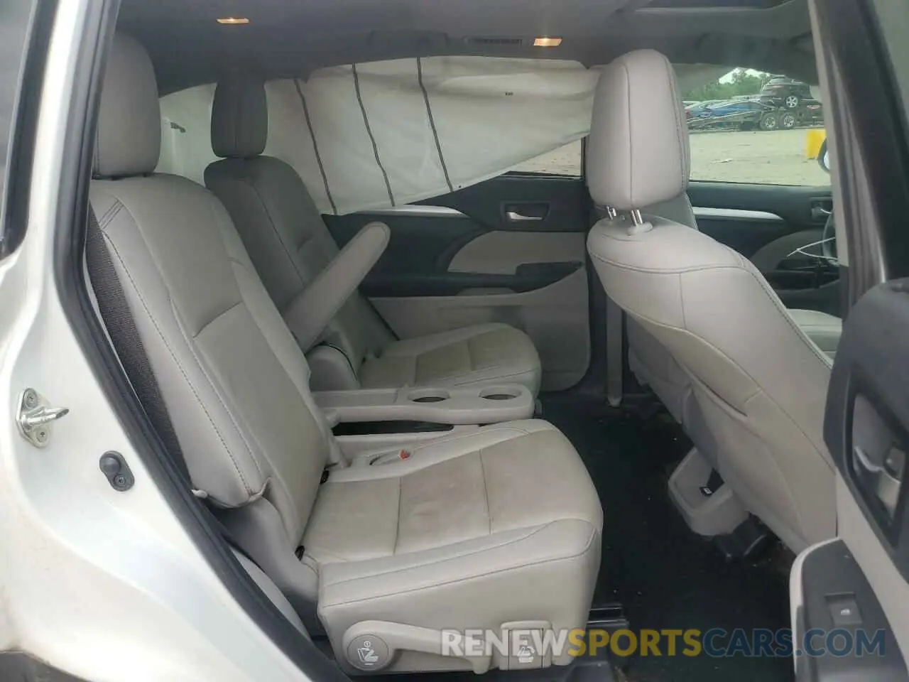 11 fotografías del automóvil dañado 5TDJZRFH2KS570786 TOYOTA HIGHLANDER 2019