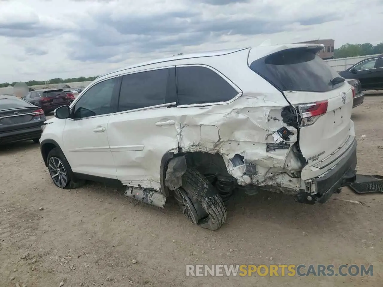 2 fotografías del automóvil dañado 5TDJZRFH2KS570786 TOYOTA HIGHLANDER 2019