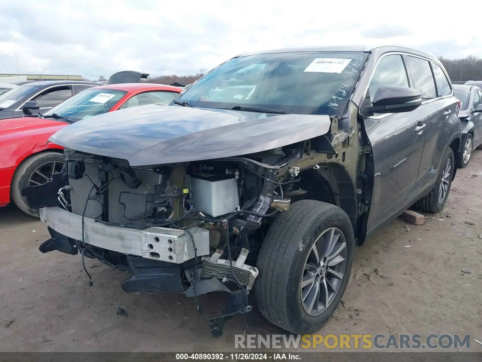 2 fotografías del automóvil dañado 5TDJZRFH2KS578371 TOYOTA HIGHLANDER 2019