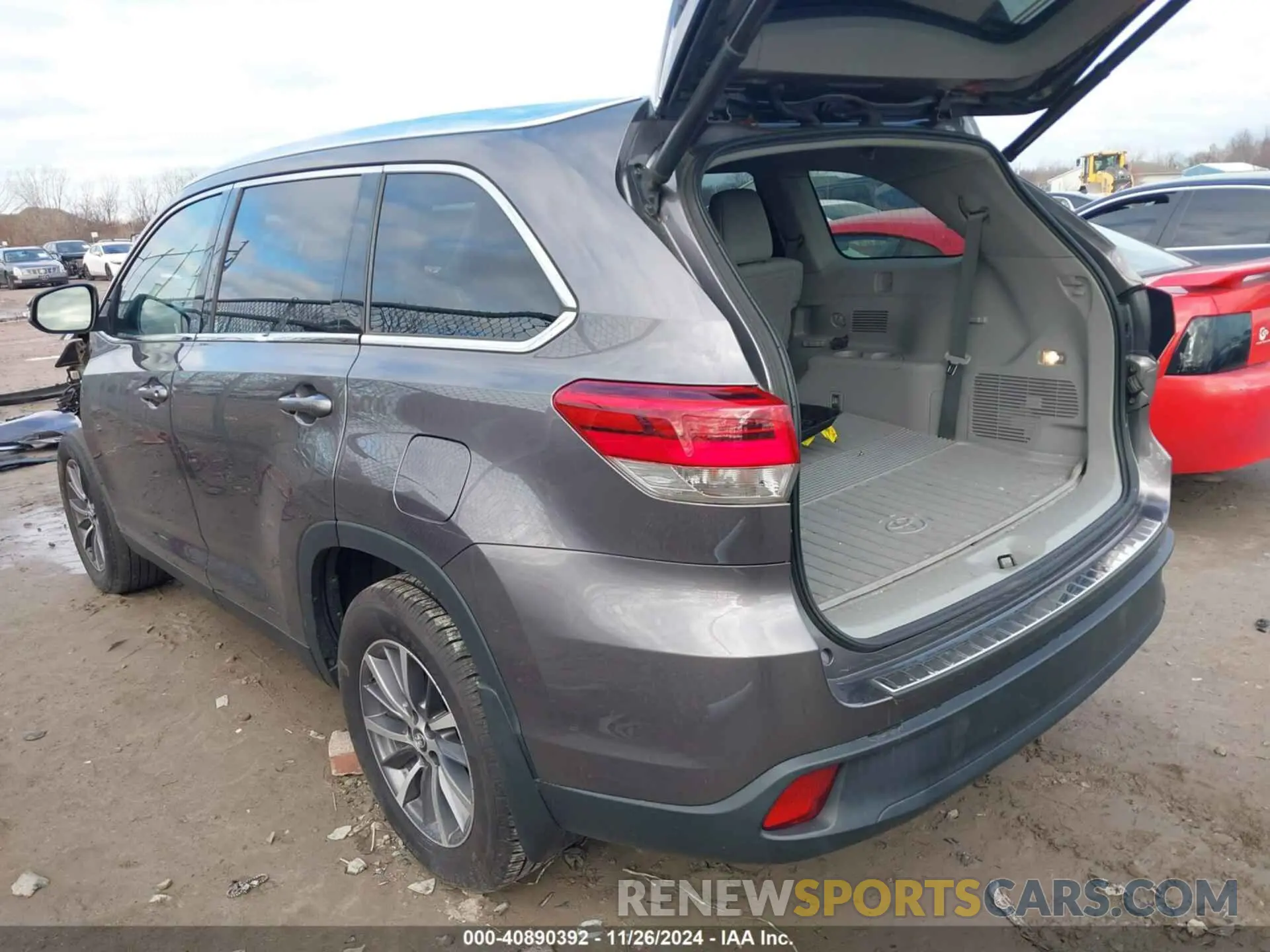 3 fotografías del automóvil dañado 5TDJZRFH2KS578371 TOYOTA HIGHLANDER 2019