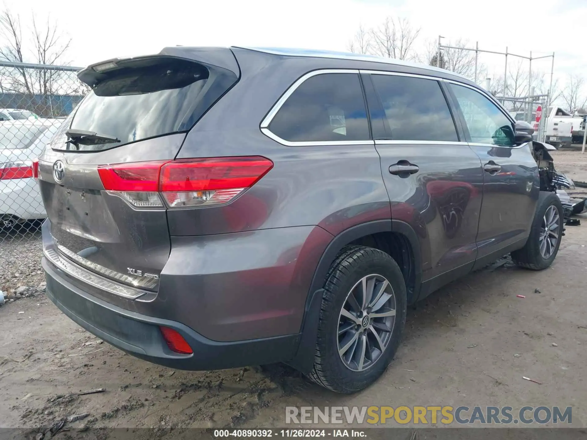 4 fotografías del automóvil dañado 5TDJZRFH2KS578371 TOYOTA HIGHLANDER 2019