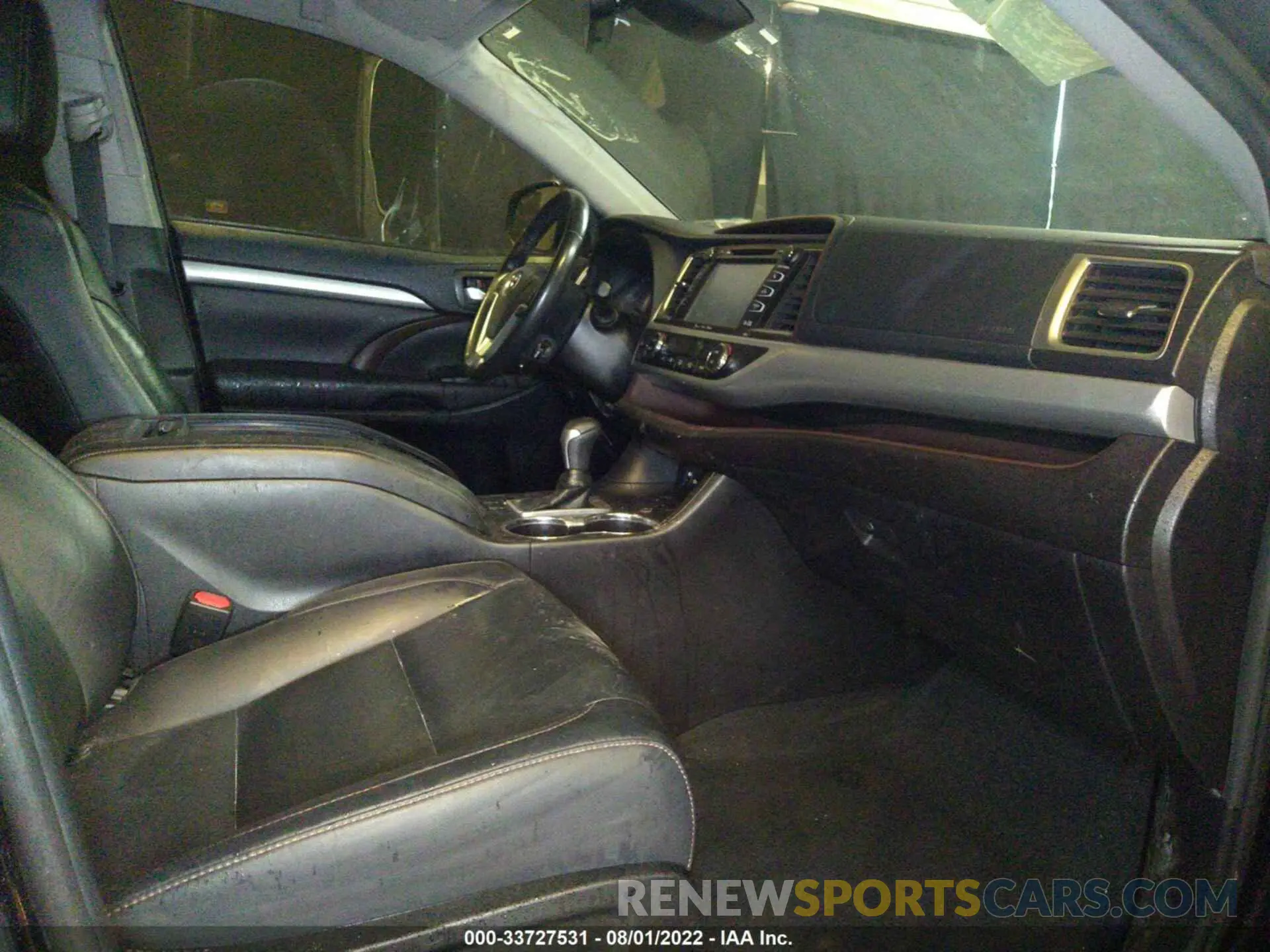 5 fotografías del automóvil dañado 5TDJZRFH2KS587989 TOYOTA HIGHLANDER 2019