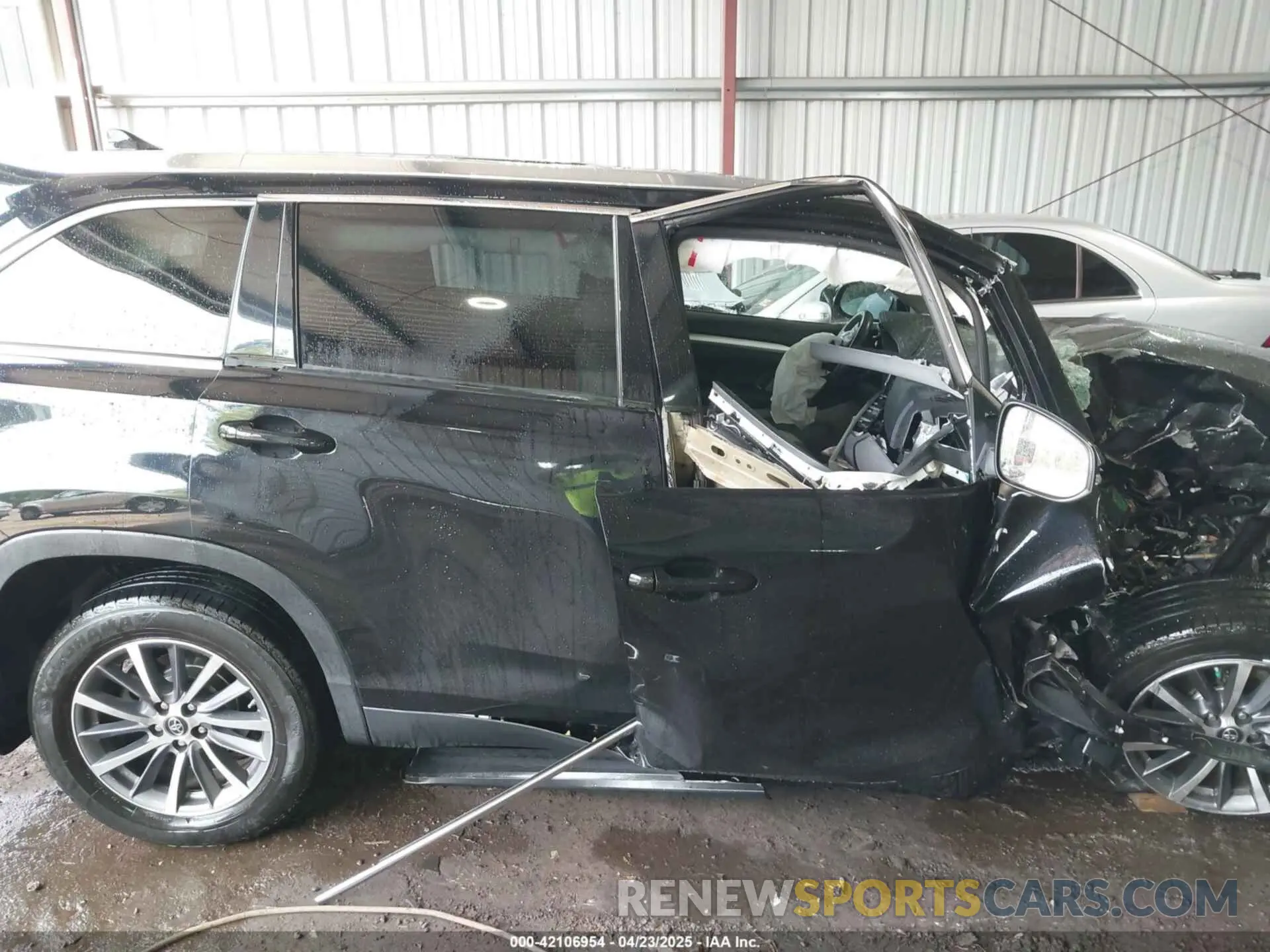 13 fotografías del automóvil dañado 5TDJZRFH2KS594988 TOYOTA HIGHLANDER 2019