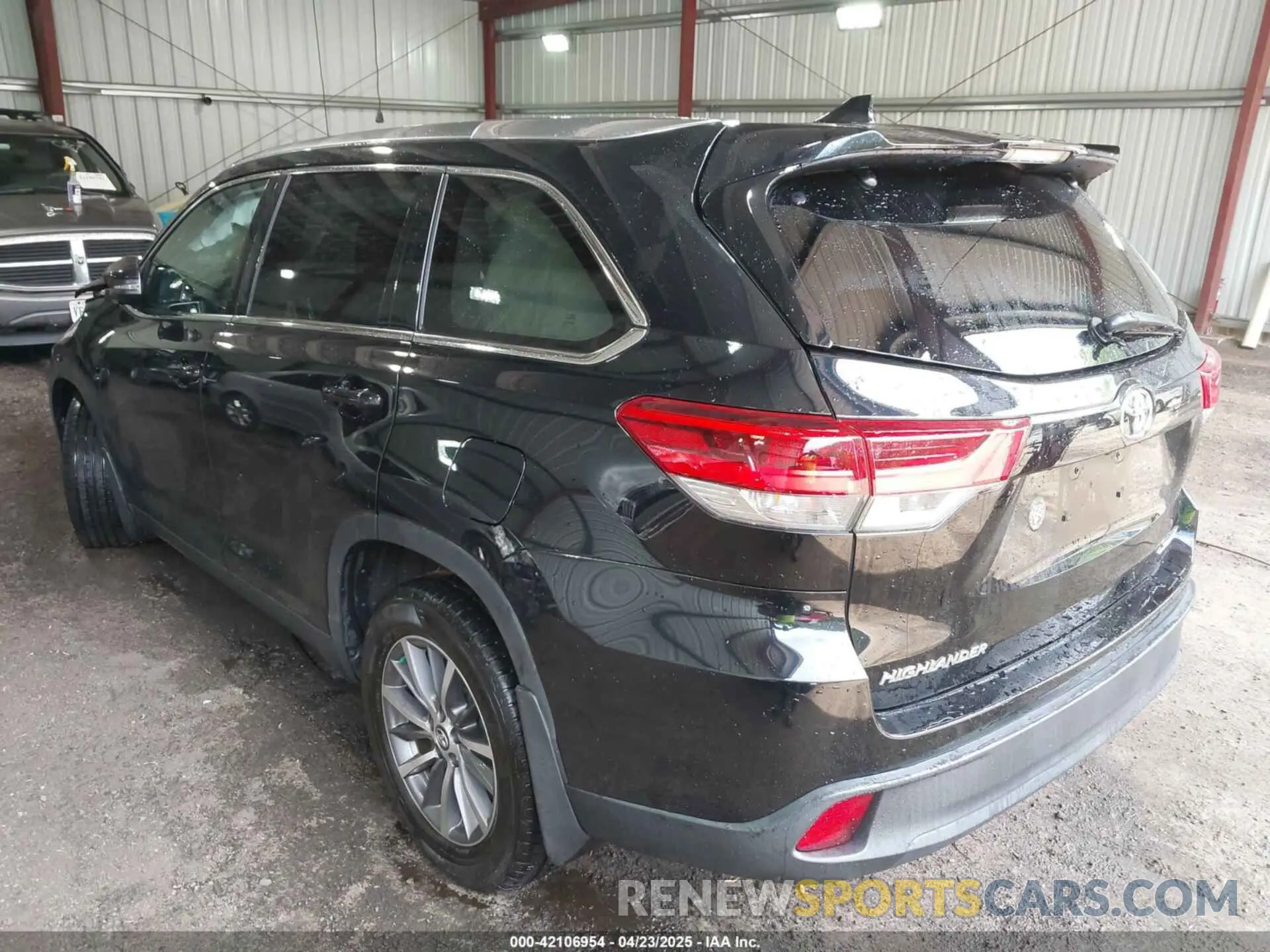 3 fotografías del automóvil dañado 5TDJZRFH2KS594988 TOYOTA HIGHLANDER 2019