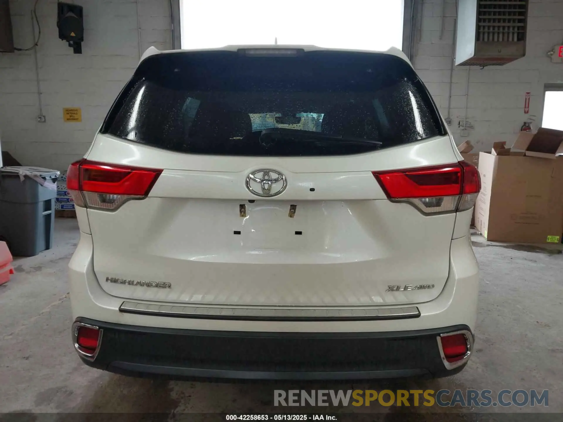 16 fotografías del automóvil dañado 5TDJZRFH2KS603608 TOYOTA HIGHLANDER 2019