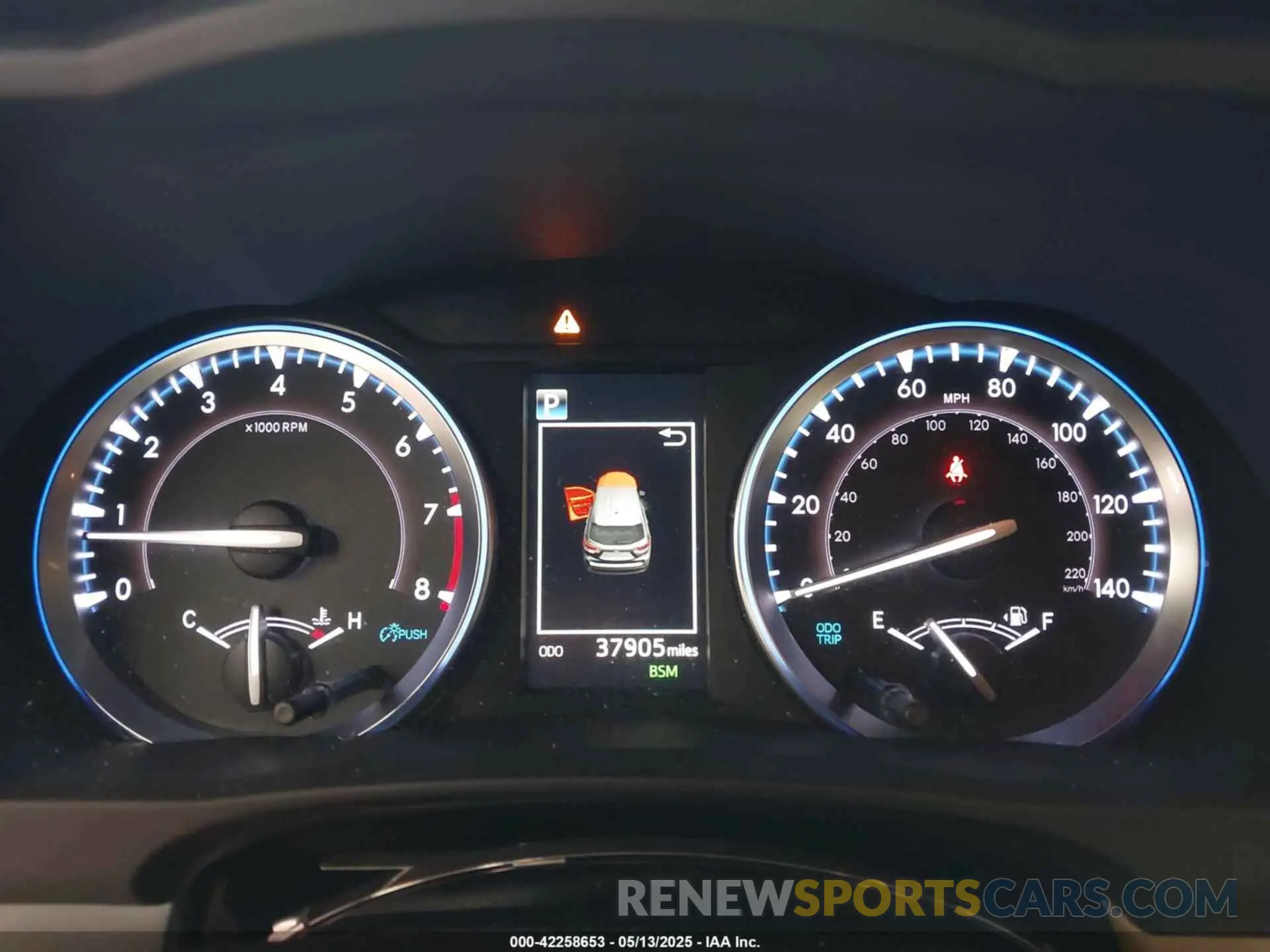 7 fotografías del automóvil dañado 5TDJZRFH2KS603608 TOYOTA HIGHLANDER 2019