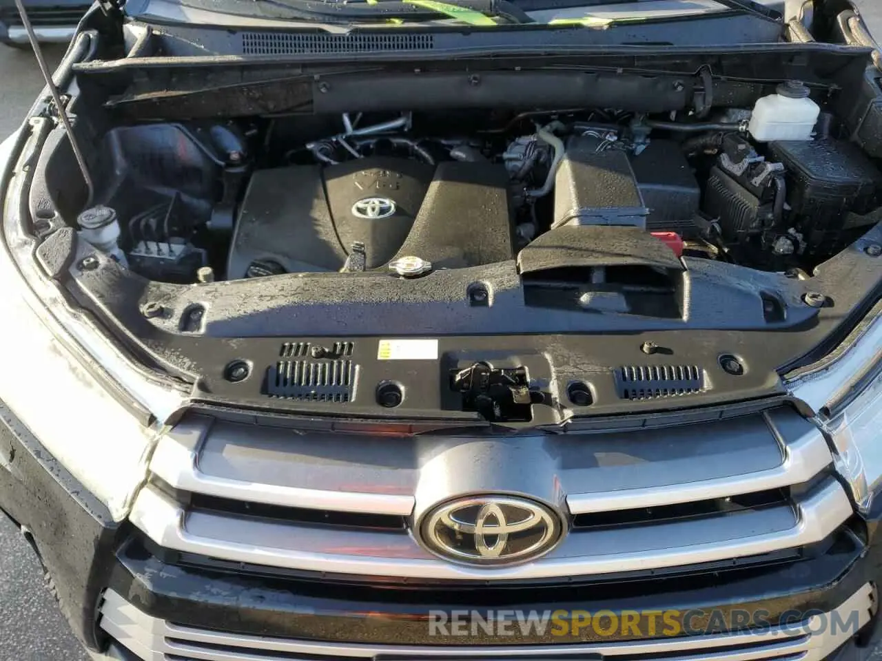12 fotografías del automóvil dañado 5TDJZRFH2KS606962 TOYOTA HIGHLANDER 2019