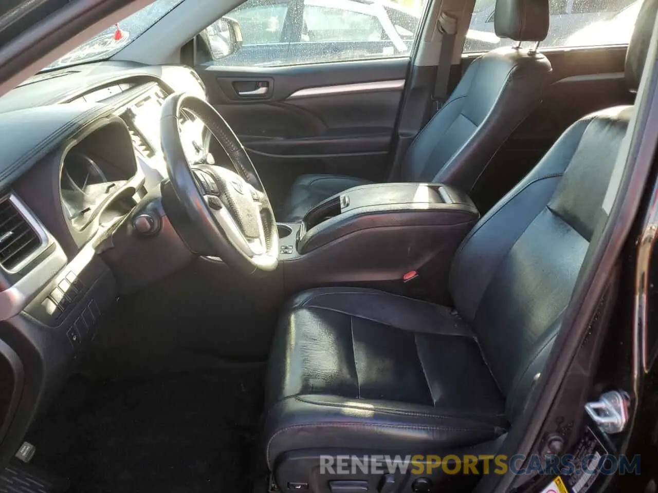 7 fotografías del automóvil dañado 5TDJZRFH2KS606962 TOYOTA HIGHLANDER 2019