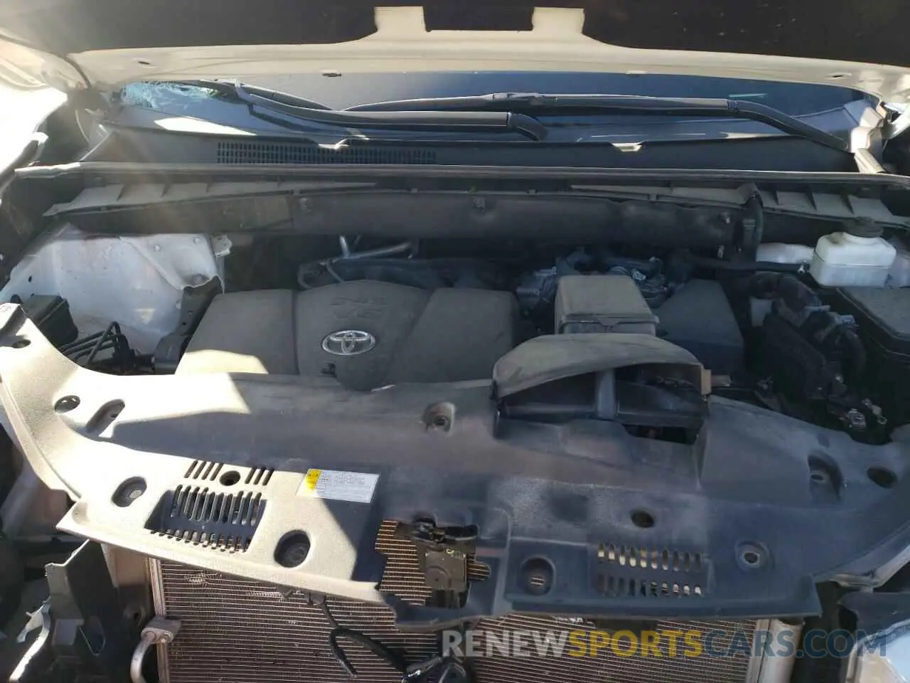 7 fotografías del automóvil dañado 5TDJZRFH2KS607772 TOYOTA HIGHLANDER 2019