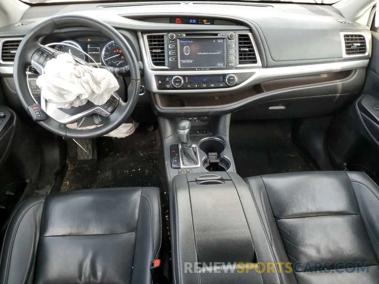 8 fotografías del automóvil dañado 5TDJZRFH2KS618092 TOYOTA HIGHLANDER 2019