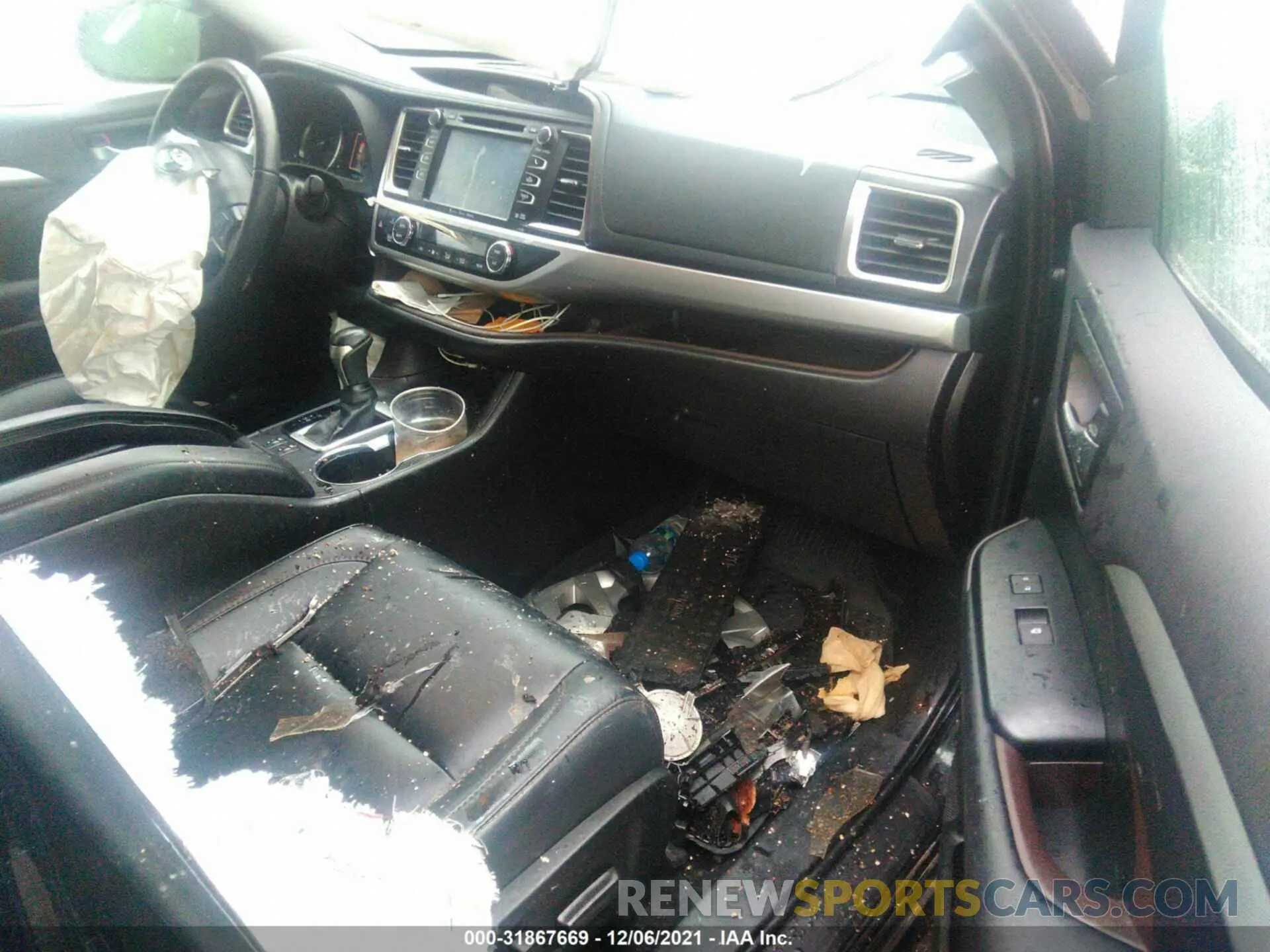 5 fotografías del automóvil dañado 5TDJZRFH2KS620215 TOYOTA HIGHLANDER 2019