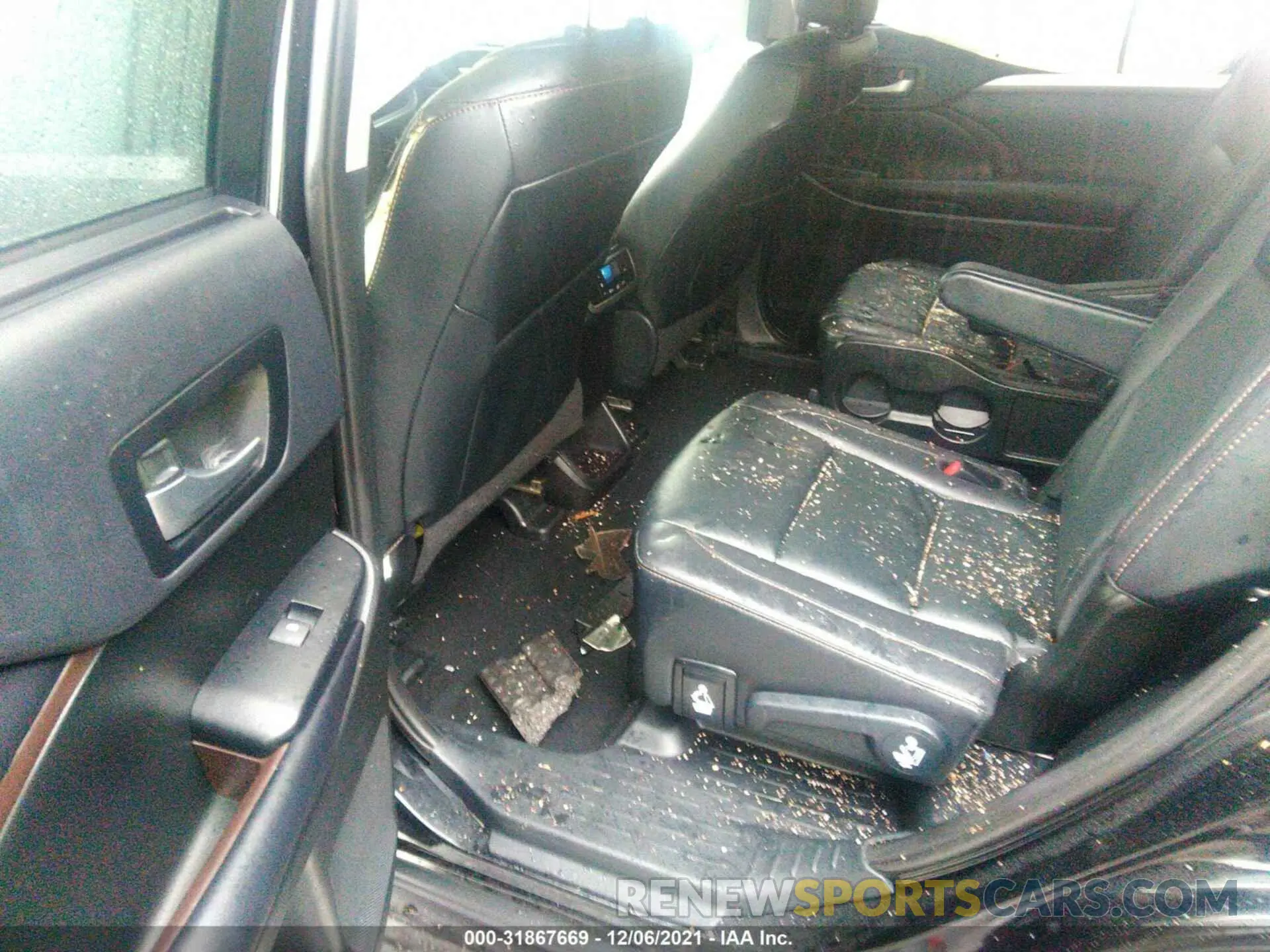 8 fotografías del automóvil dañado 5TDJZRFH2KS620215 TOYOTA HIGHLANDER 2019