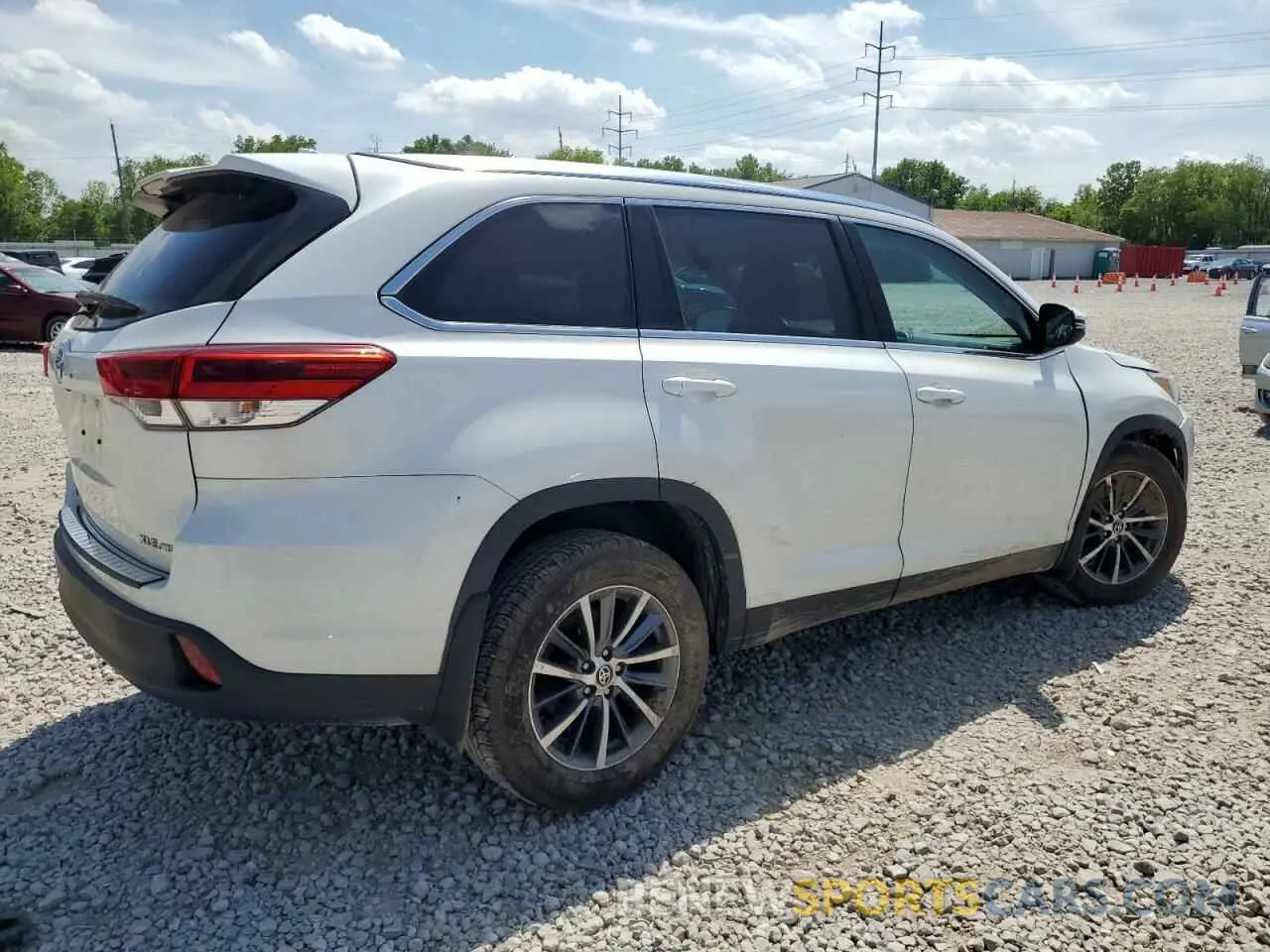 3 fotografías del automóvil dañado 5TDJZRFH2KS626015 TOYOTA HIGHLANDER 2019