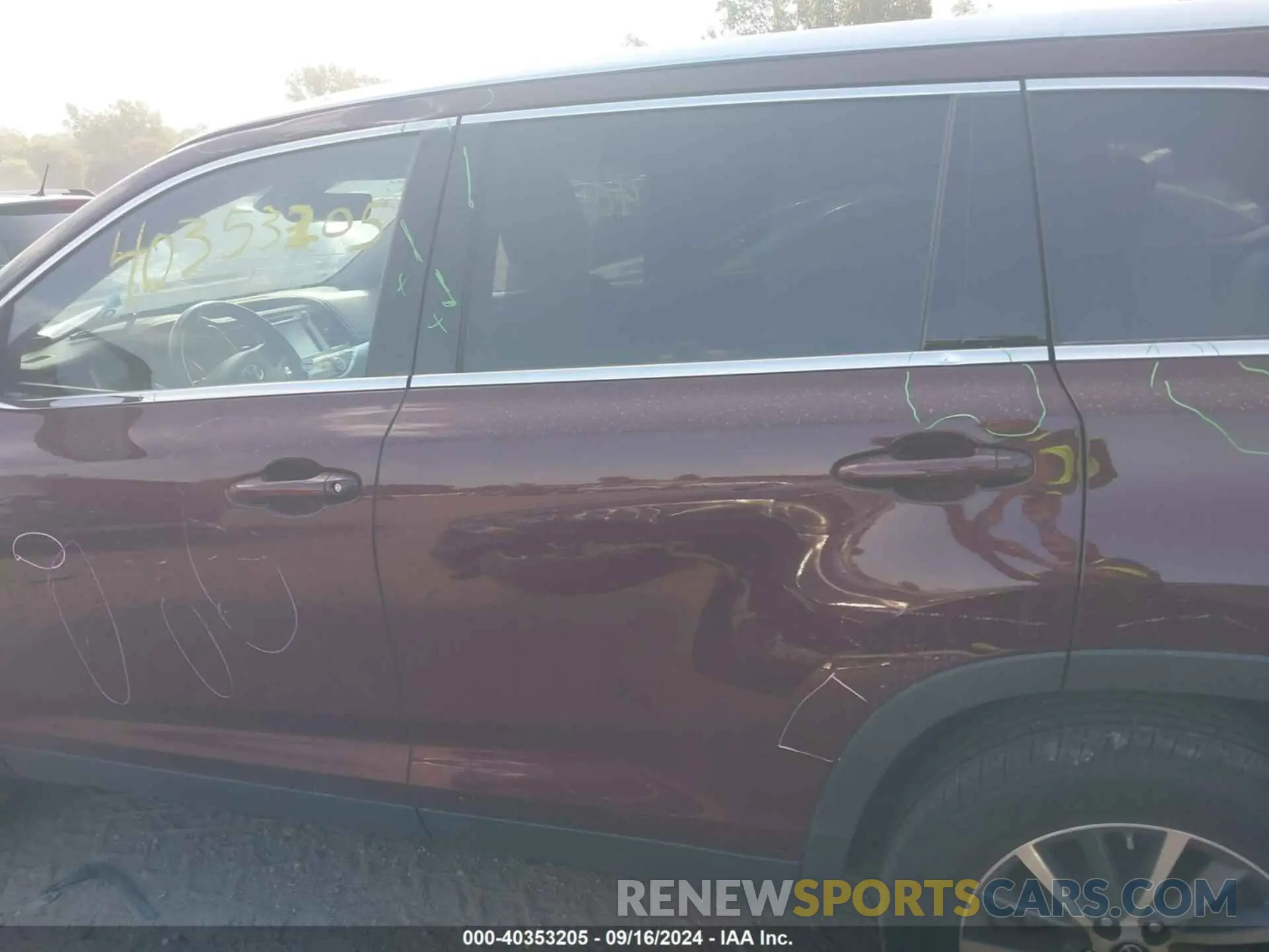 14 fotografías del automóvil dañado 5TDJZRFH2KS704356 TOYOTA HIGHLANDER 2019