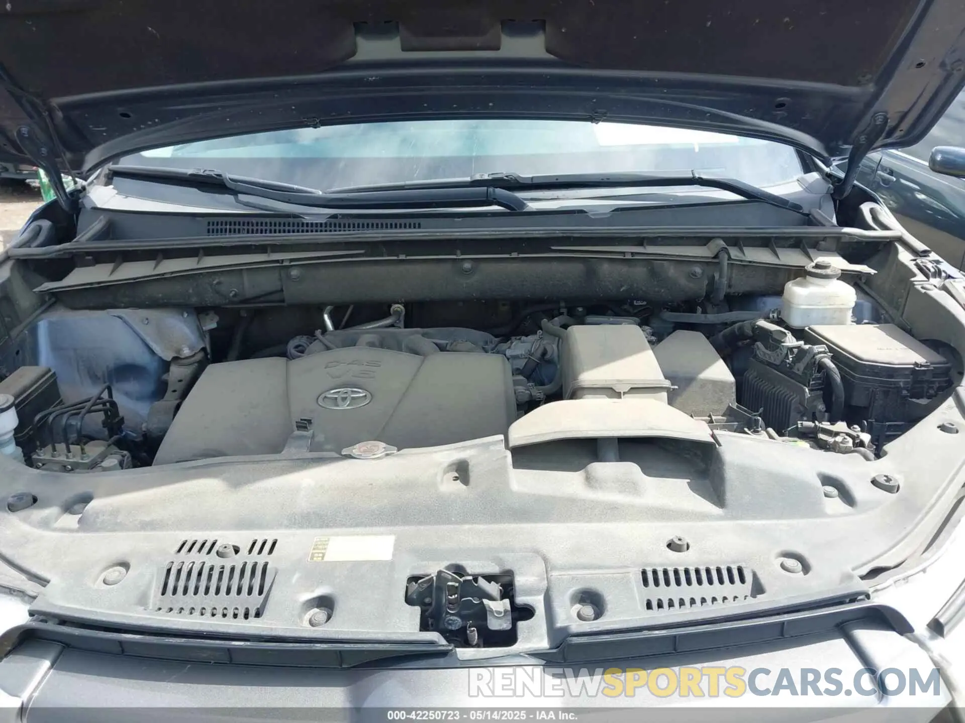 10 fotografías del automóvil dañado 5TDJZRFH2KS975689 TOYOTA HIGHLANDER 2019