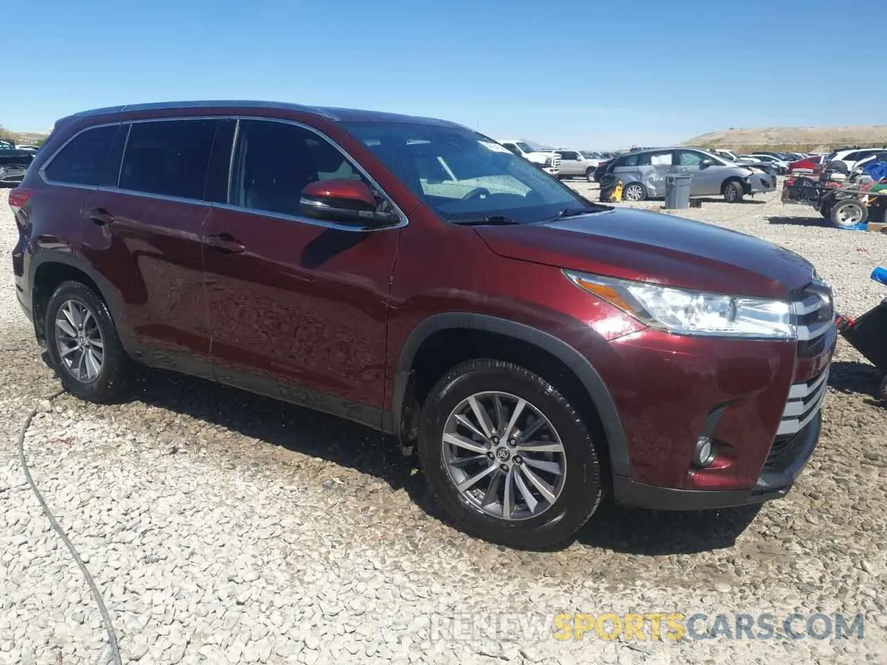 4 fotografías del automóvil dañado 5TDJZRFH2KS988314 TOYOTA HIGHLANDER 2019