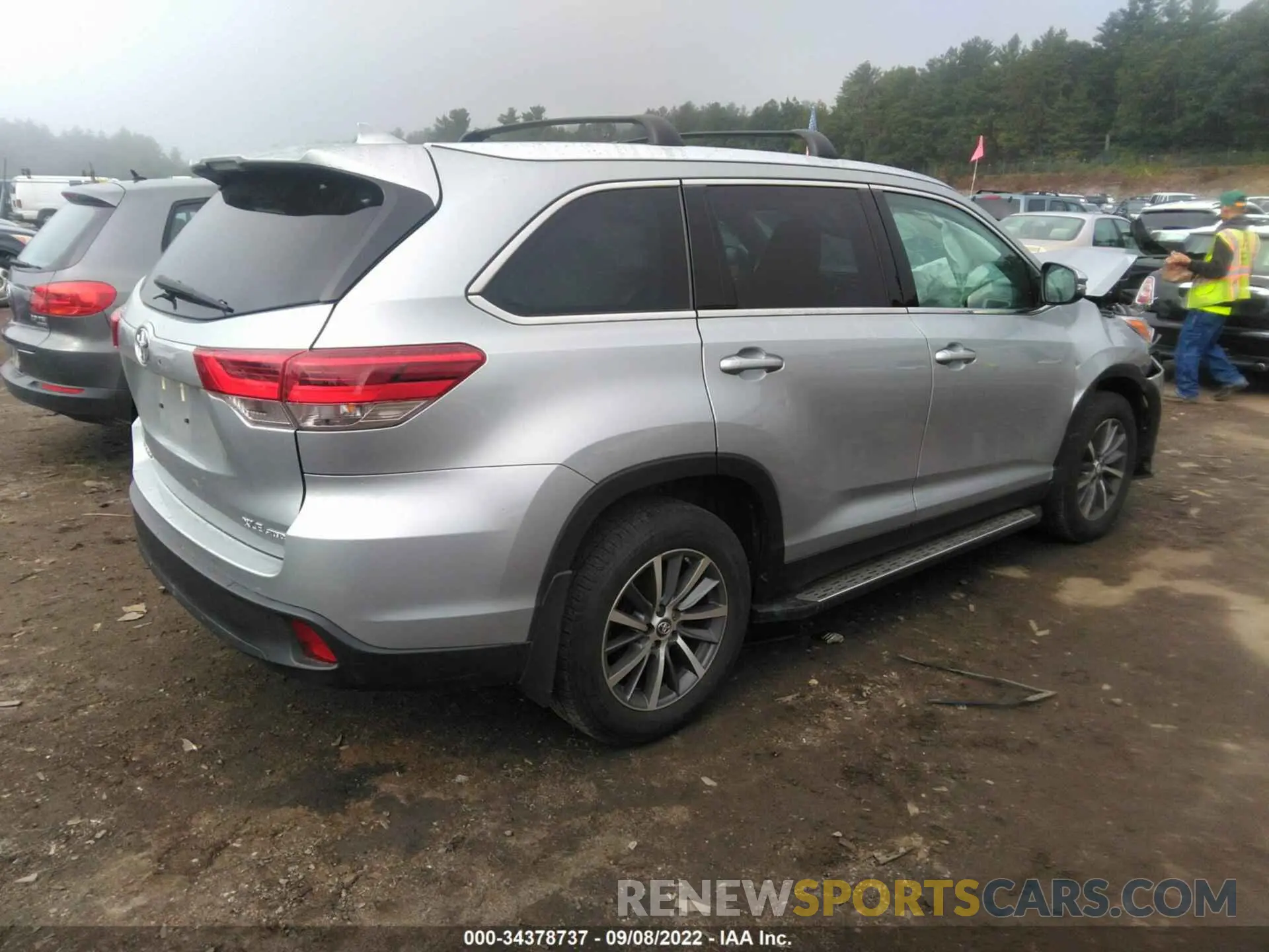 4 fotografías del automóvil dañado 5TDJZRFH3KS562731 TOYOTA HIGHLANDER 2019