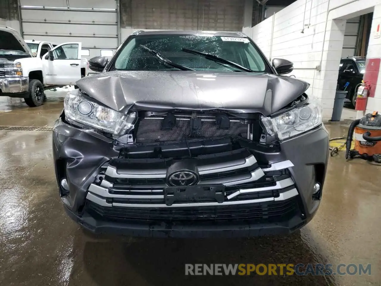 5 fotografías del automóvil dañado 5TDJZRFH3KS604413 TOYOTA HIGHLANDER 2019