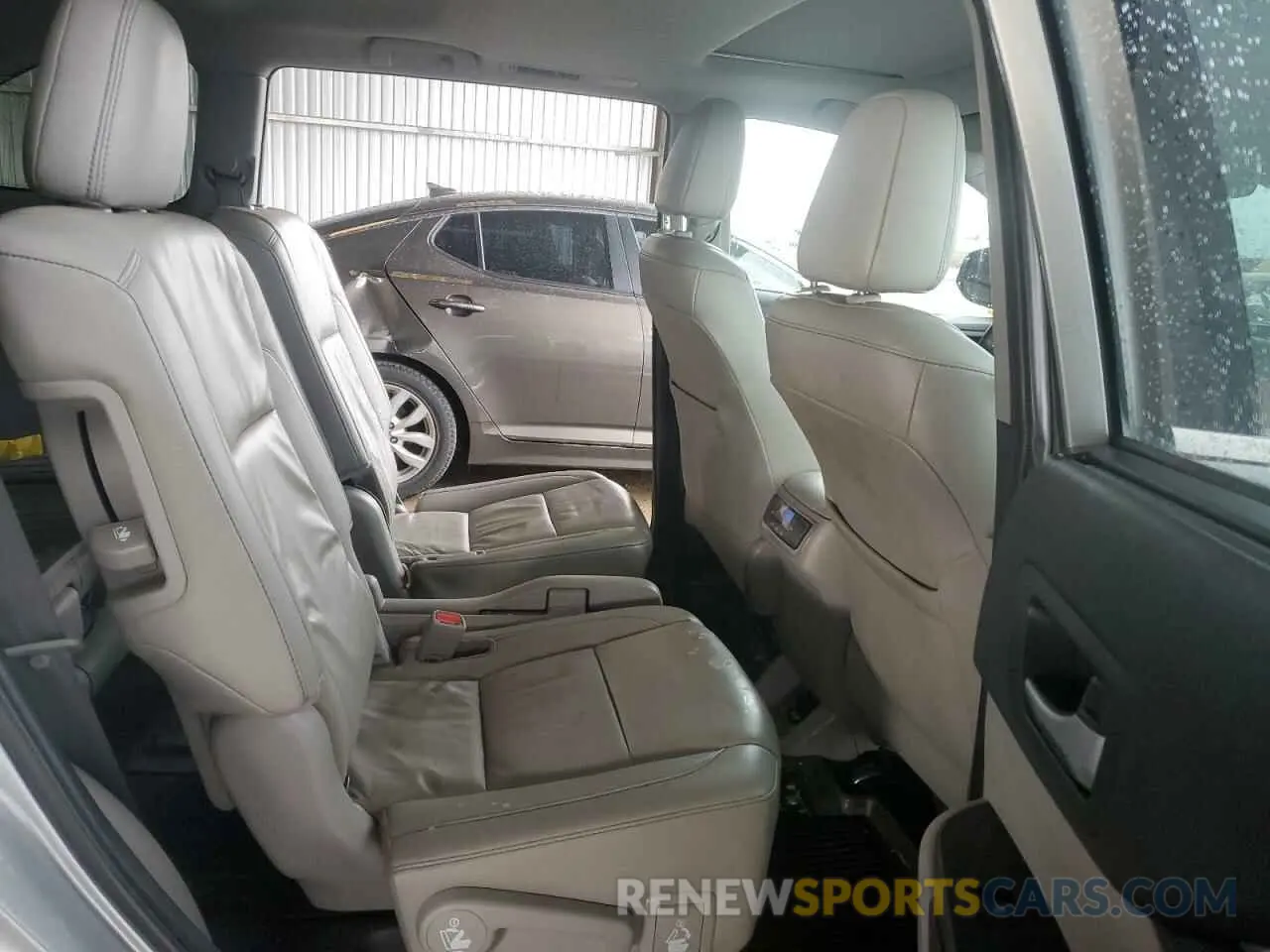 11 fotografías del automóvil dañado 5TDJZRFH3KS620420 TOYOTA HIGHLANDER 2019