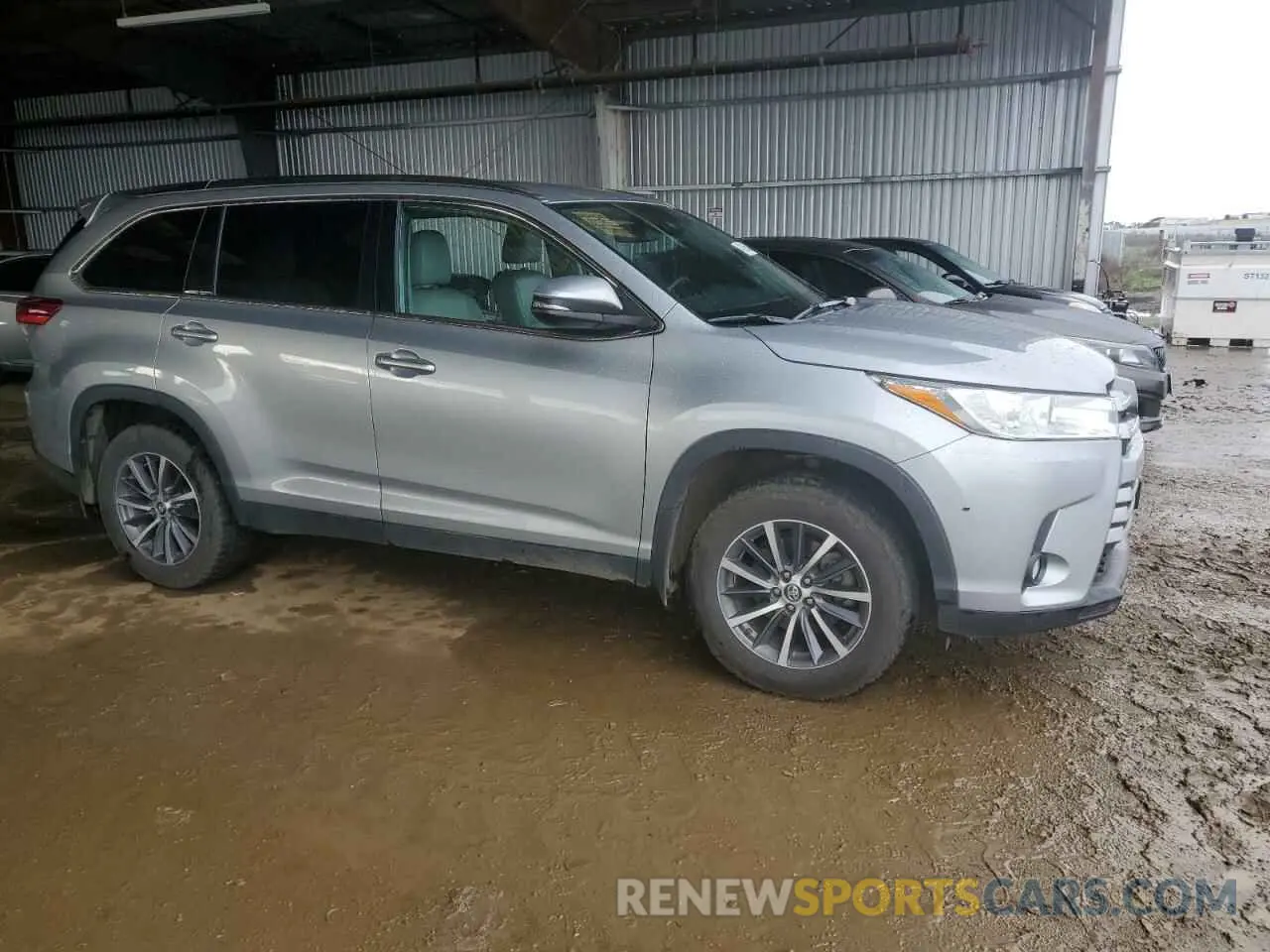 4 fotografías del automóvil dañado 5TDJZRFH3KS620420 TOYOTA HIGHLANDER 2019