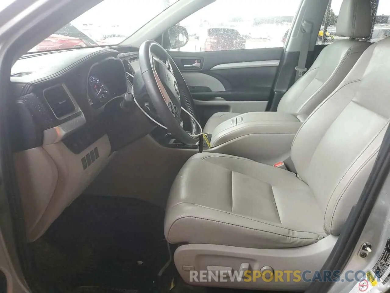 7 fotografías del automóvil dañado 5TDJZRFH3KS620420 TOYOTA HIGHLANDER 2019