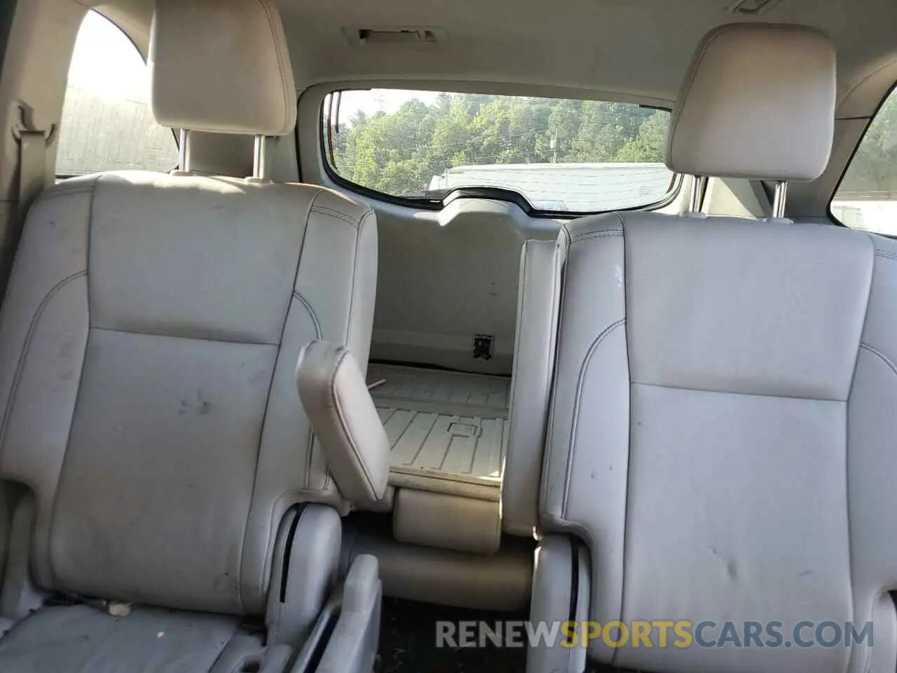 10 fotografías del automóvil dañado 5TDJZRFH3KS623947 TOYOTA HIGHLANDER 2019