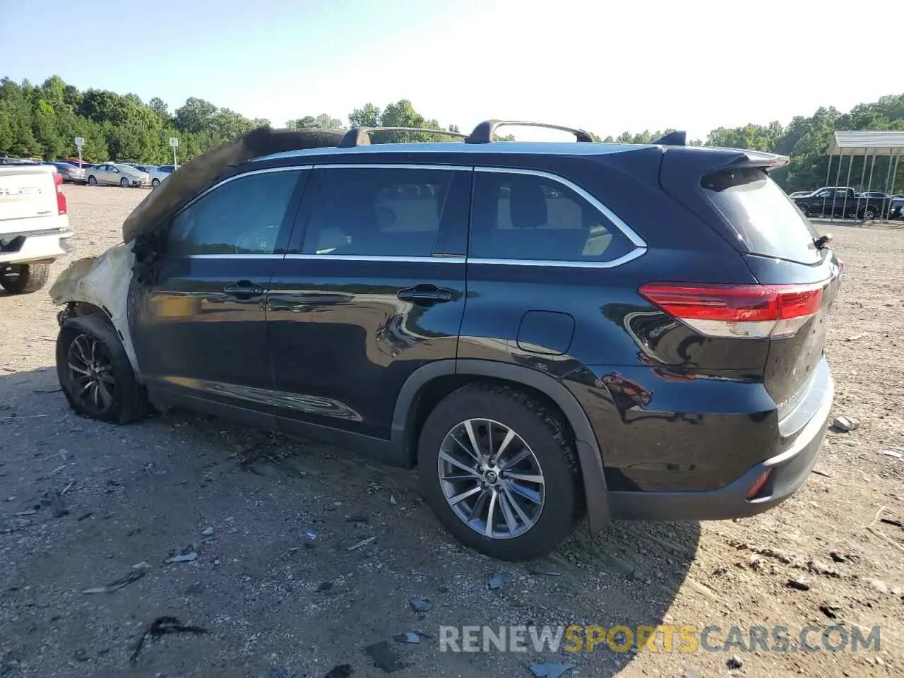 2 fotografías del automóvil dañado 5TDJZRFH3KS623947 TOYOTA HIGHLANDER 2019