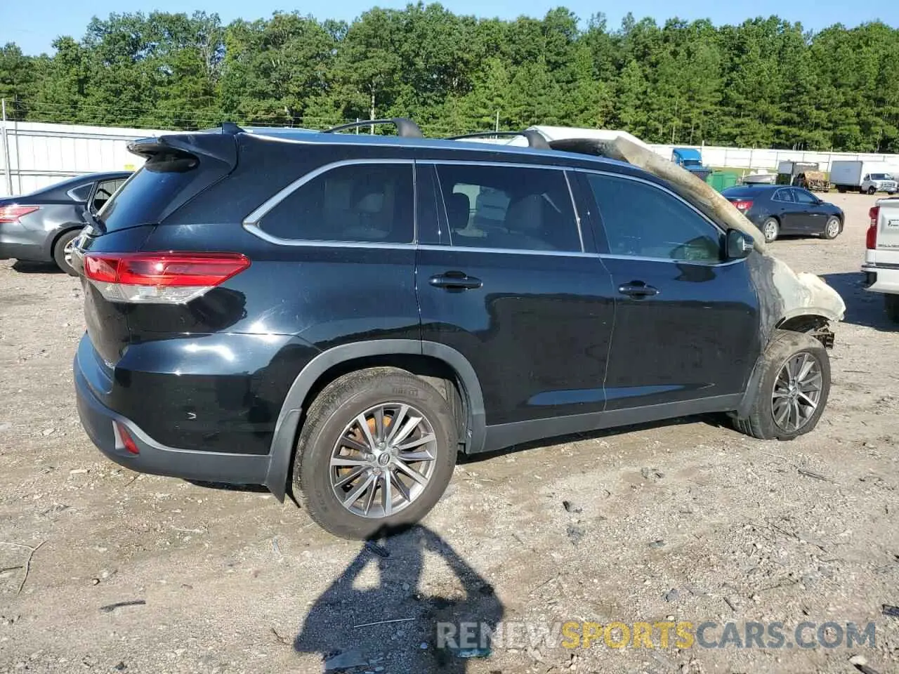 3 fotografías del automóvil dañado 5TDJZRFH3KS623947 TOYOTA HIGHLANDER 2019