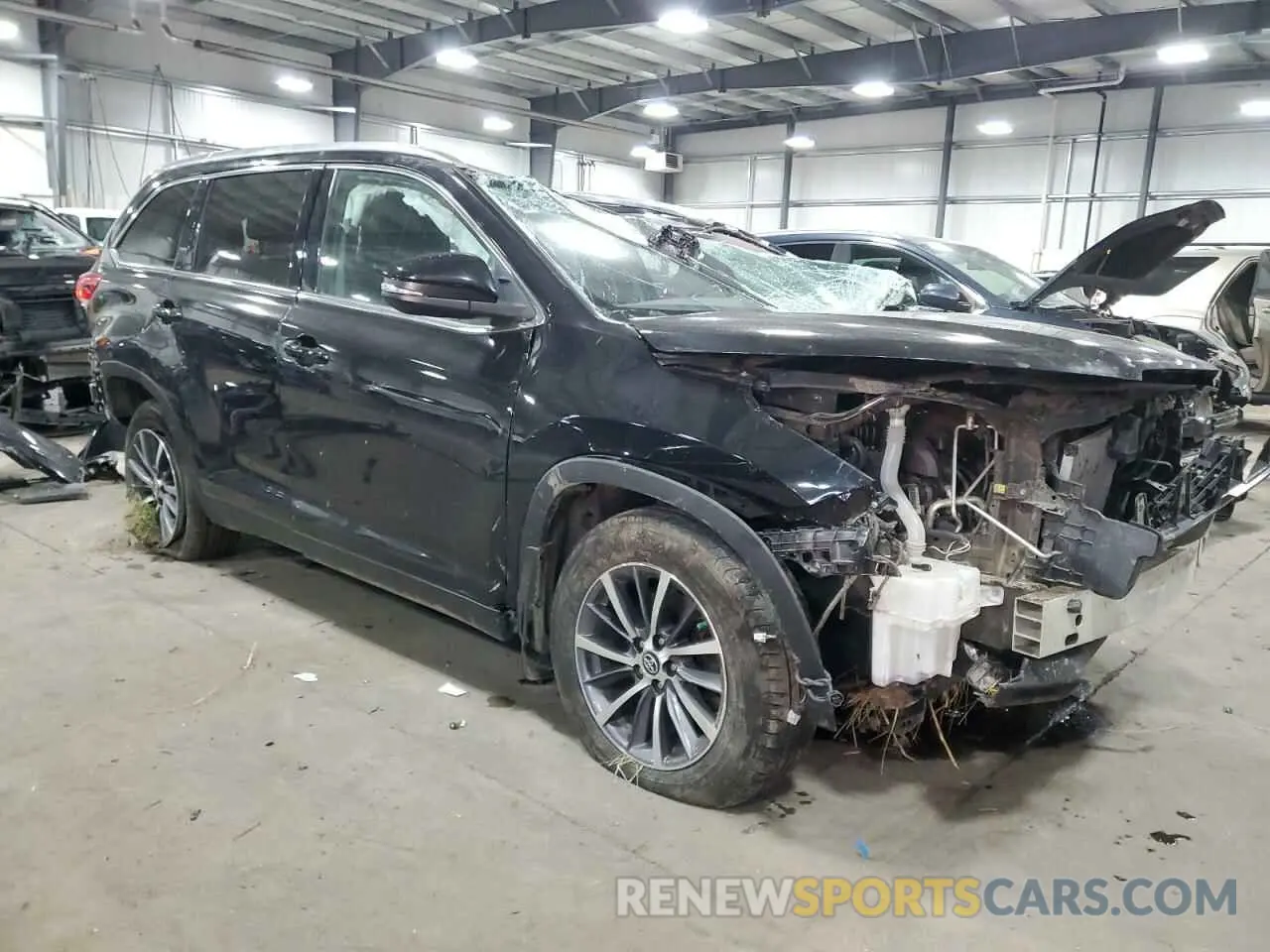 4 fotografías del automóvil dañado 5TDJZRFH3KS733994 TOYOTA HIGHLANDER 2019