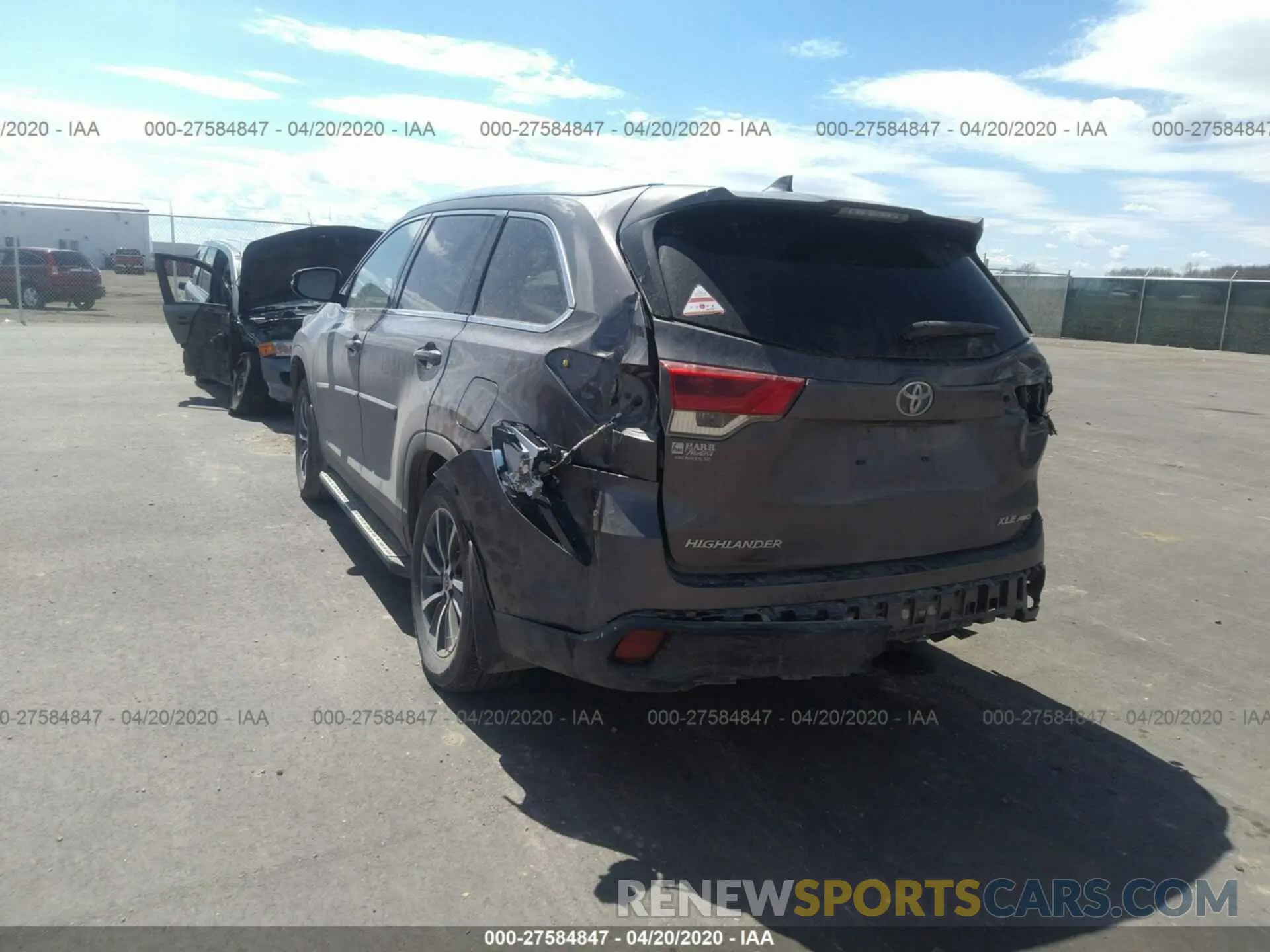 3 fotografías del automóvil dañado 5TDJZRFH3KS928865 TOYOTA HIGHLANDER 2019