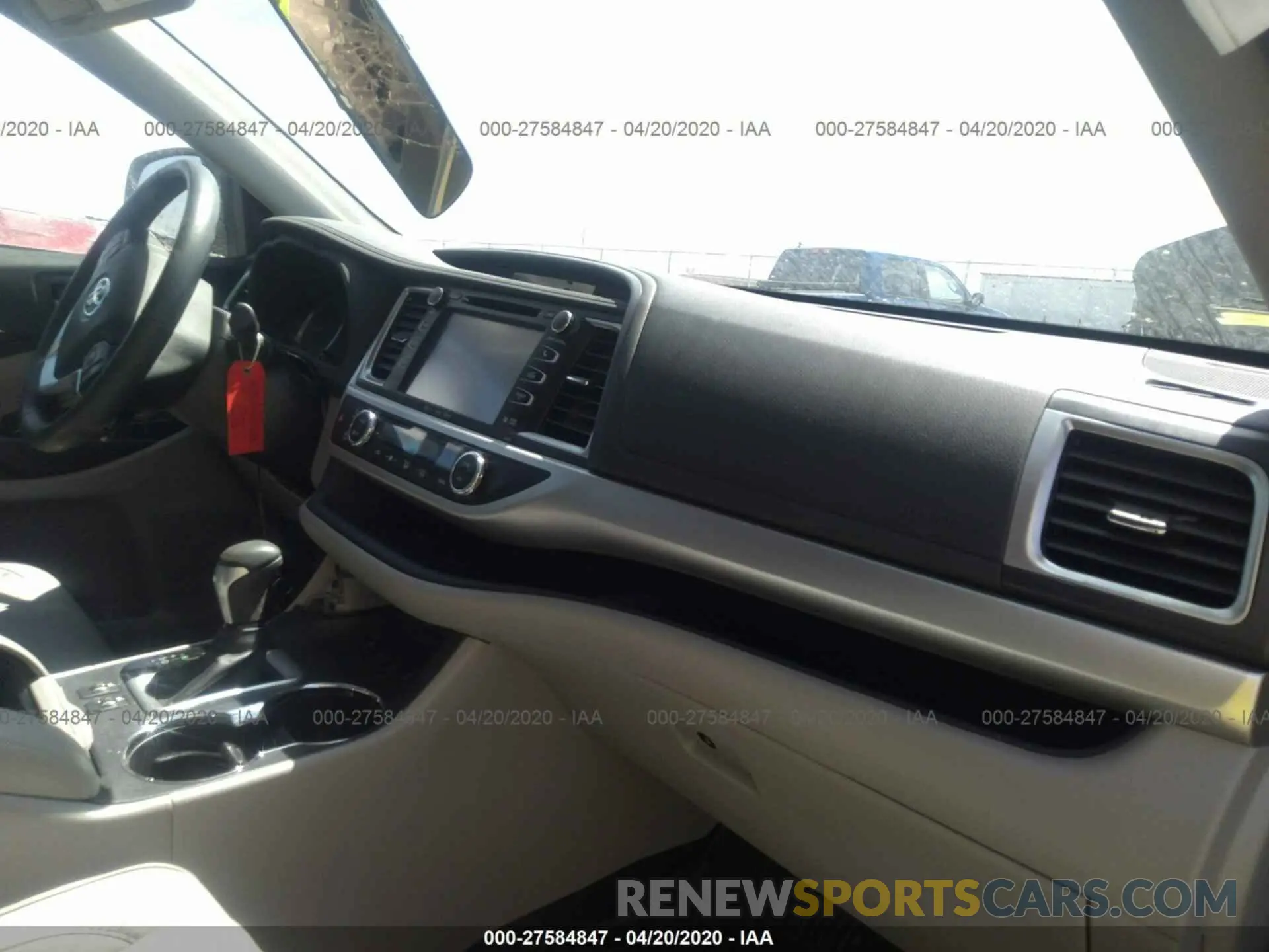 5 fotografías del automóvil dañado 5TDJZRFH3KS928865 TOYOTA HIGHLANDER 2019