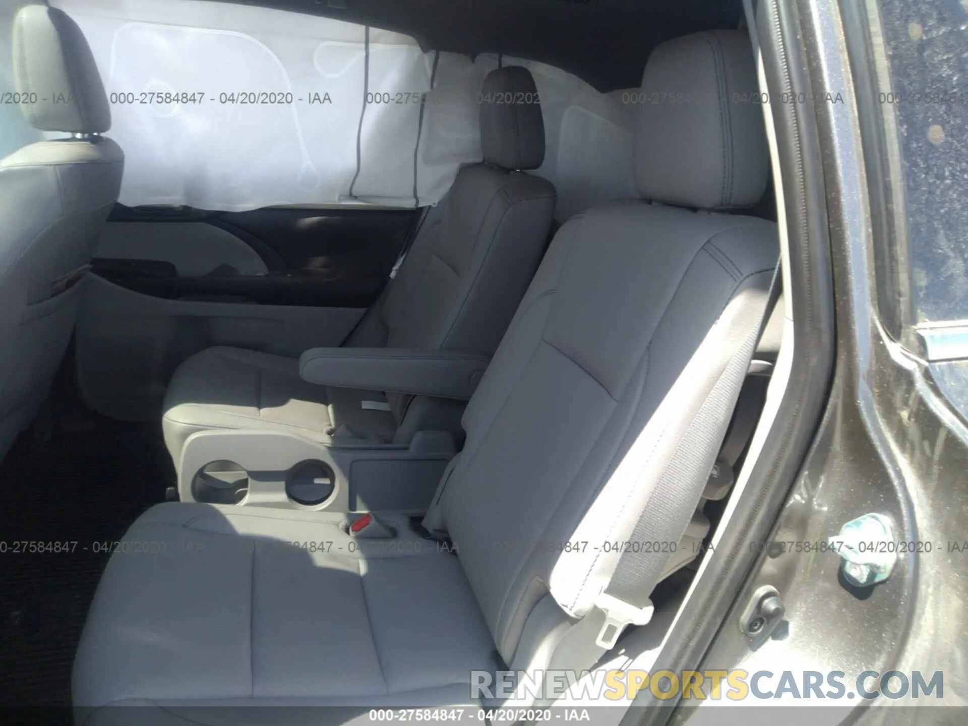 8 fotografías del automóvil dañado 5TDJZRFH3KS928865 TOYOTA HIGHLANDER 2019