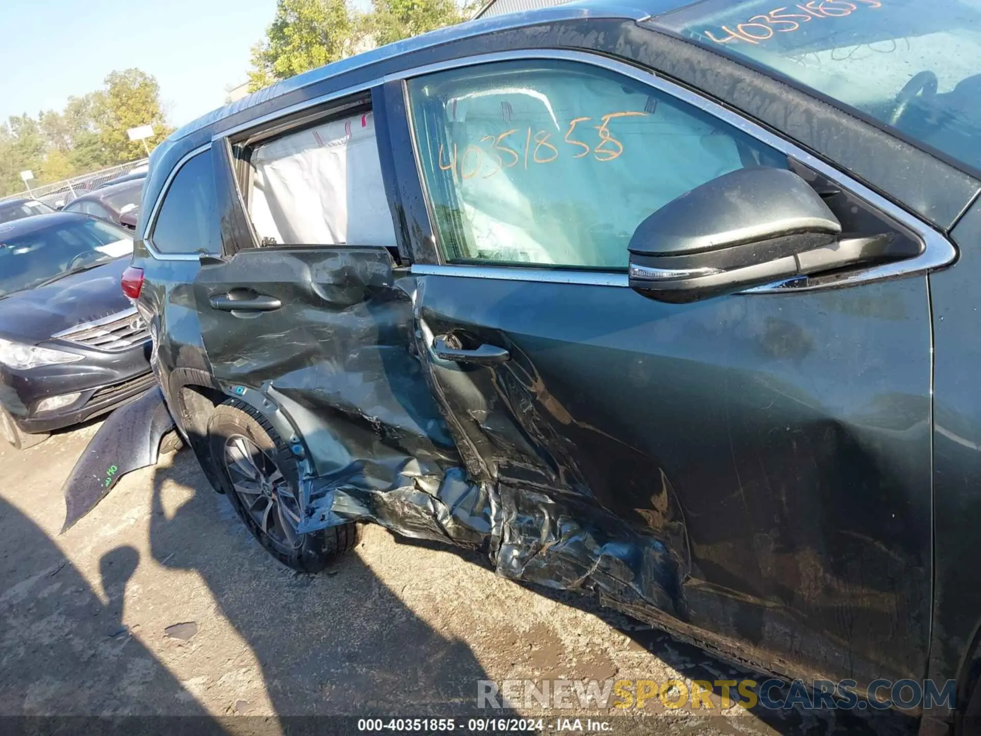 13 fotografías del automóvil dañado 5TDJZRFH3KS998544 TOYOTA HIGHLANDER 2019