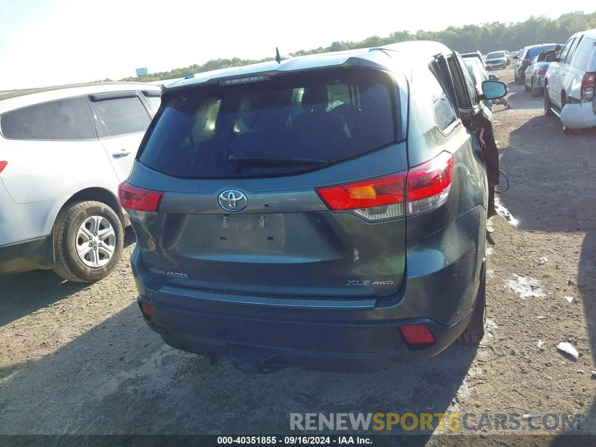 16 fotografías del automóvil dañado 5TDJZRFH3KS998544 TOYOTA HIGHLANDER 2019