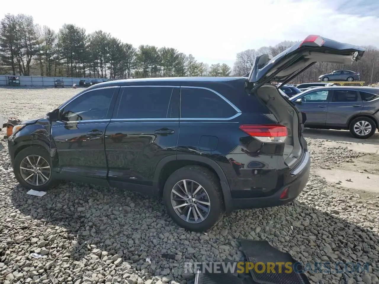 2 fotografías del automóvil dañado 5TDJZRFH4KS571177 TOYOTA HIGHLANDER 2019