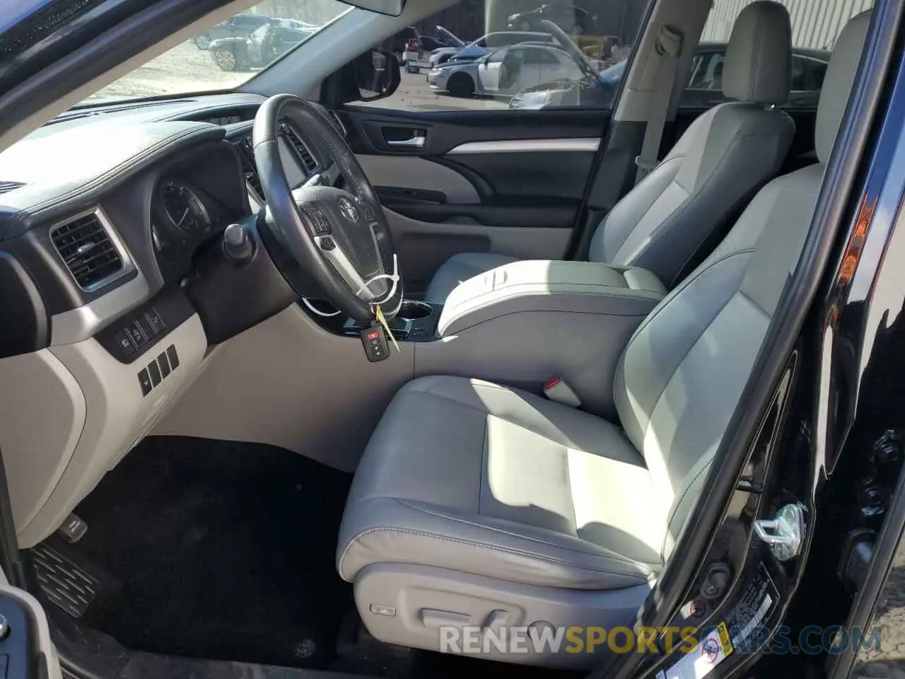7 fotografías del automóvil dañado 5TDJZRFH4KS571177 TOYOTA HIGHLANDER 2019
