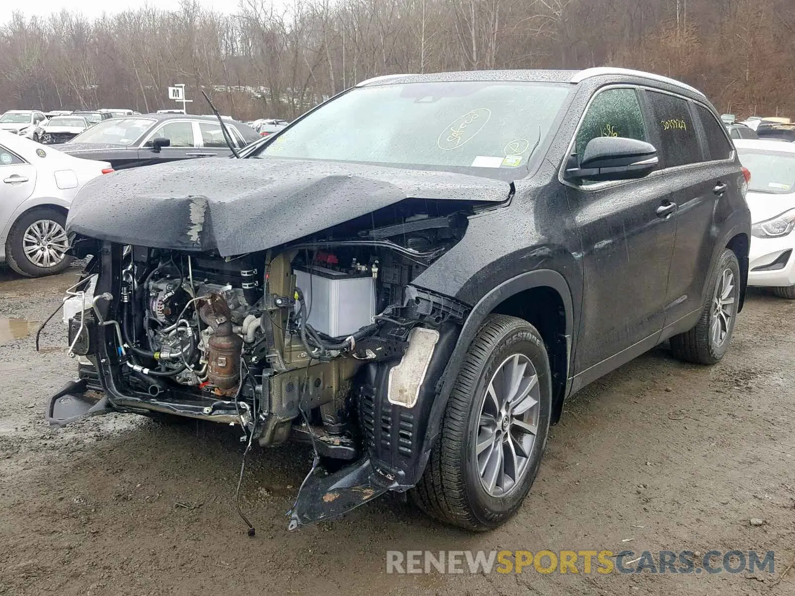 2 fotografías del automóvil dañado 5TDJZRFH4KS571969 TOYOTA HIGHLANDER 2019