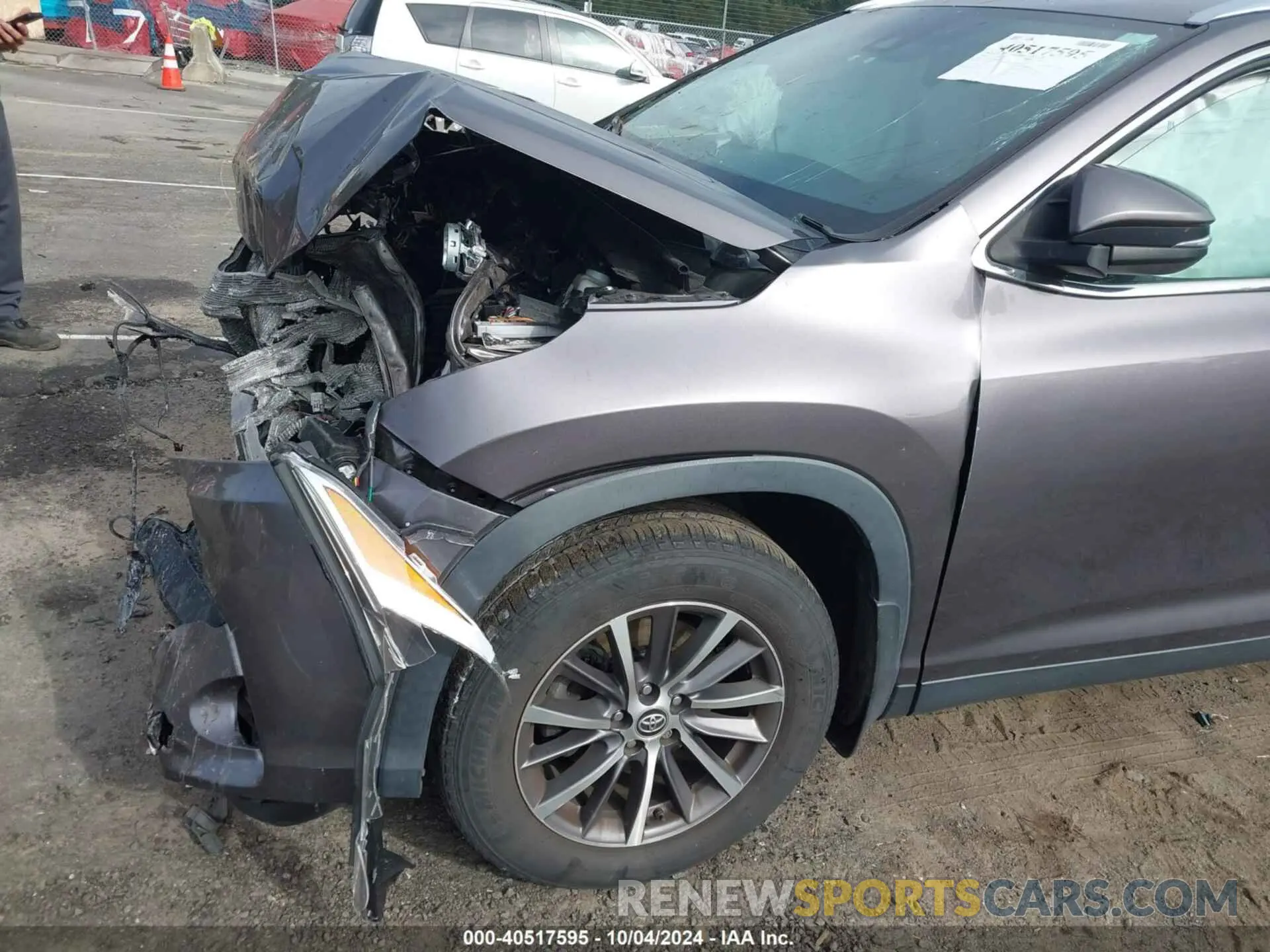 18 fotografías del automóvil dañado 5TDJZRFH4KS576816 TOYOTA HIGHLANDER 2019