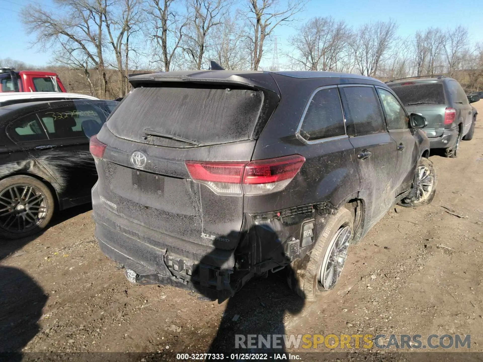 4 fotografías del automóvil dañado 5TDJZRFH4KS596015 TOYOTA HIGHLANDER 2019