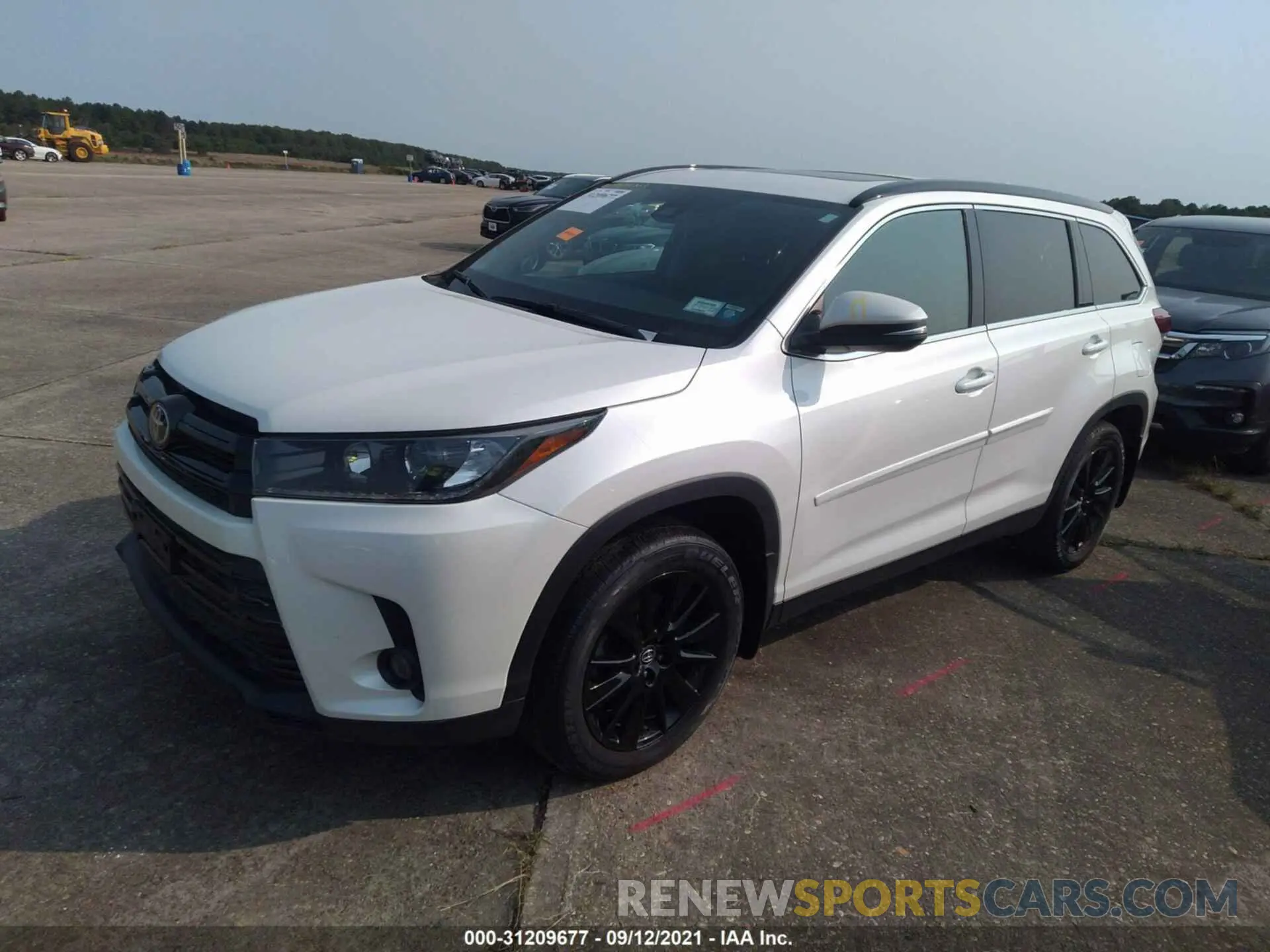 2 fotografías del automóvil dañado 5TDJZRFH4KS599724 TOYOTA HIGHLANDER 2019