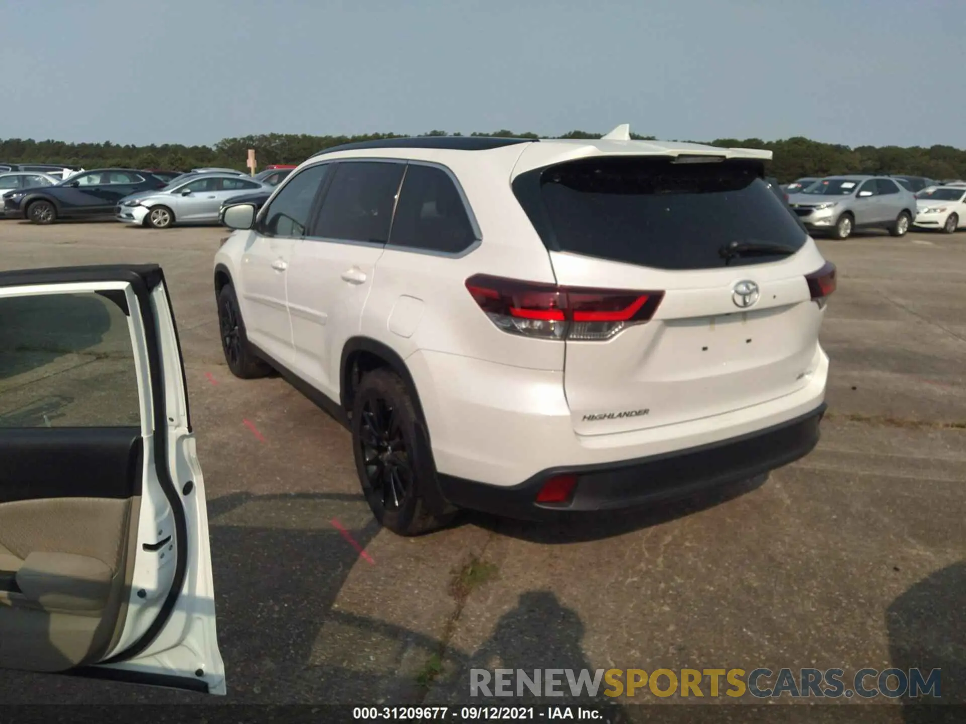 3 fotografías del automóvil dañado 5TDJZRFH4KS599724 TOYOTA HIGHLANDER 2019