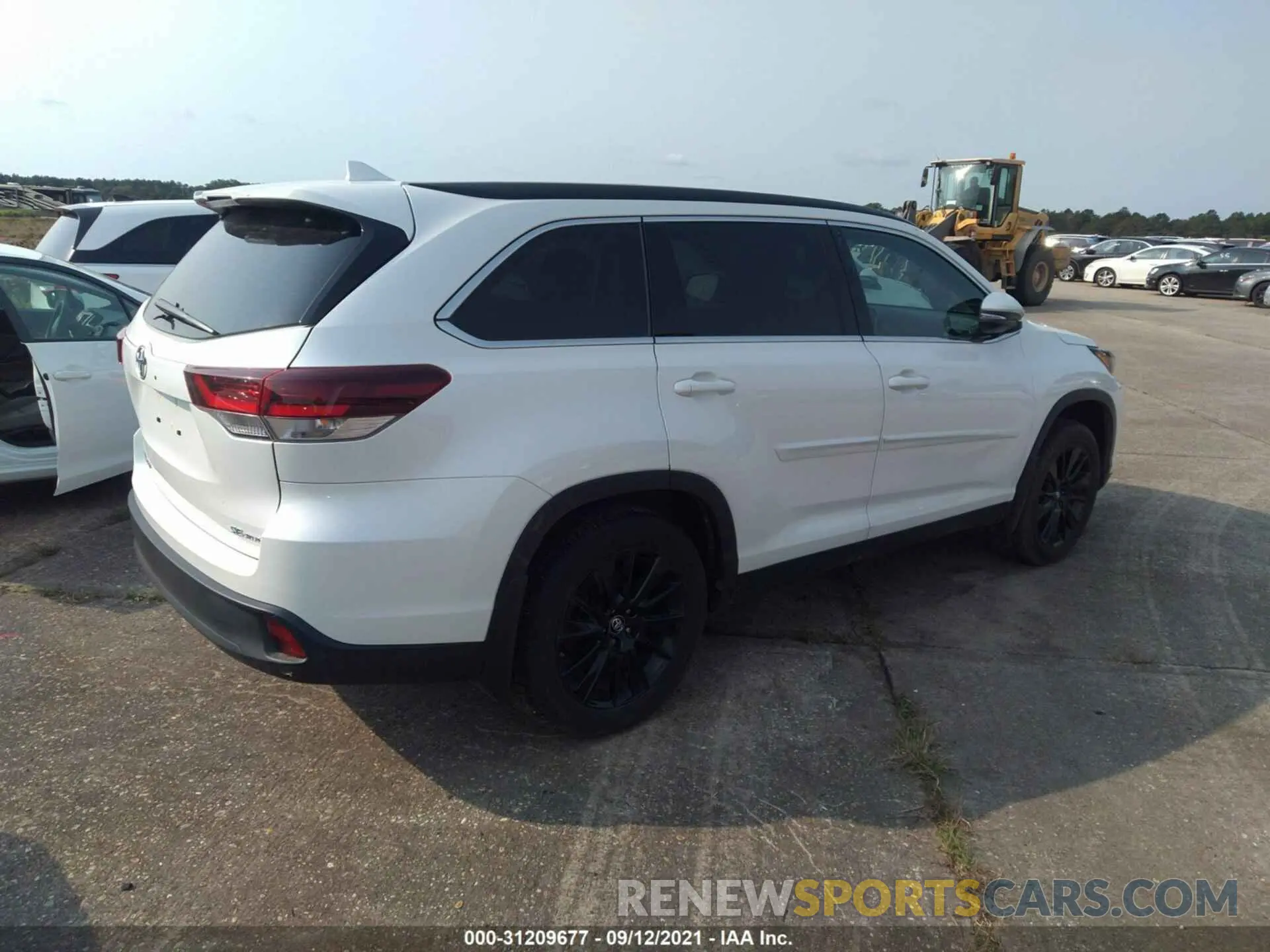 4 fotografías del automóvil dañado 5TDJZRFH4KS599724 TOYOTA HIGHLANDER 2019