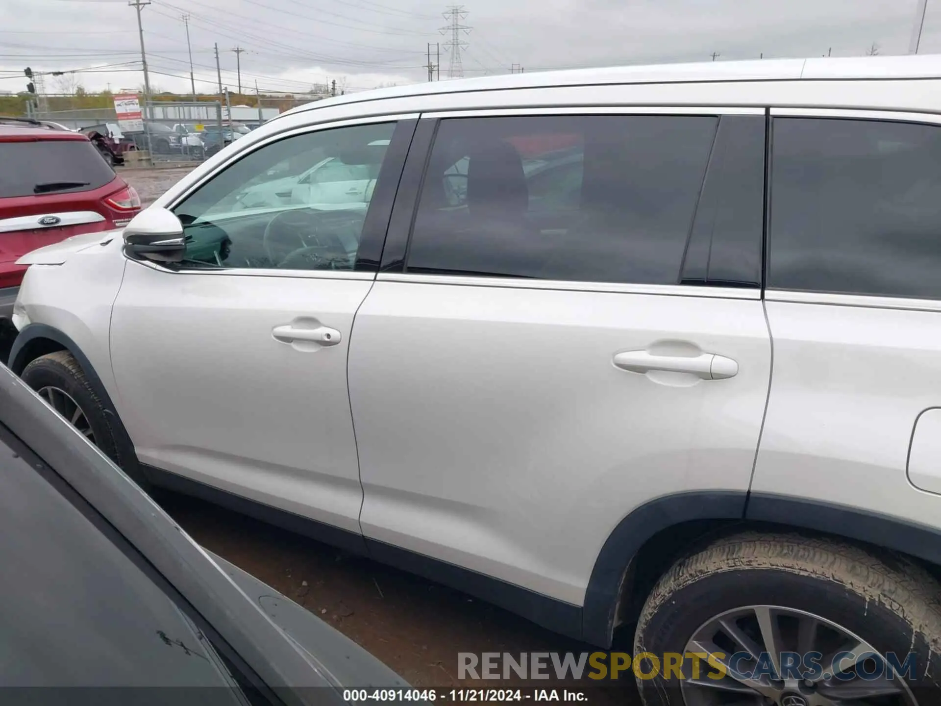 15 fotografías del automóvil dañado 5TDJZRFH4KS608082 TOYOTA HIGHLANDER 2019