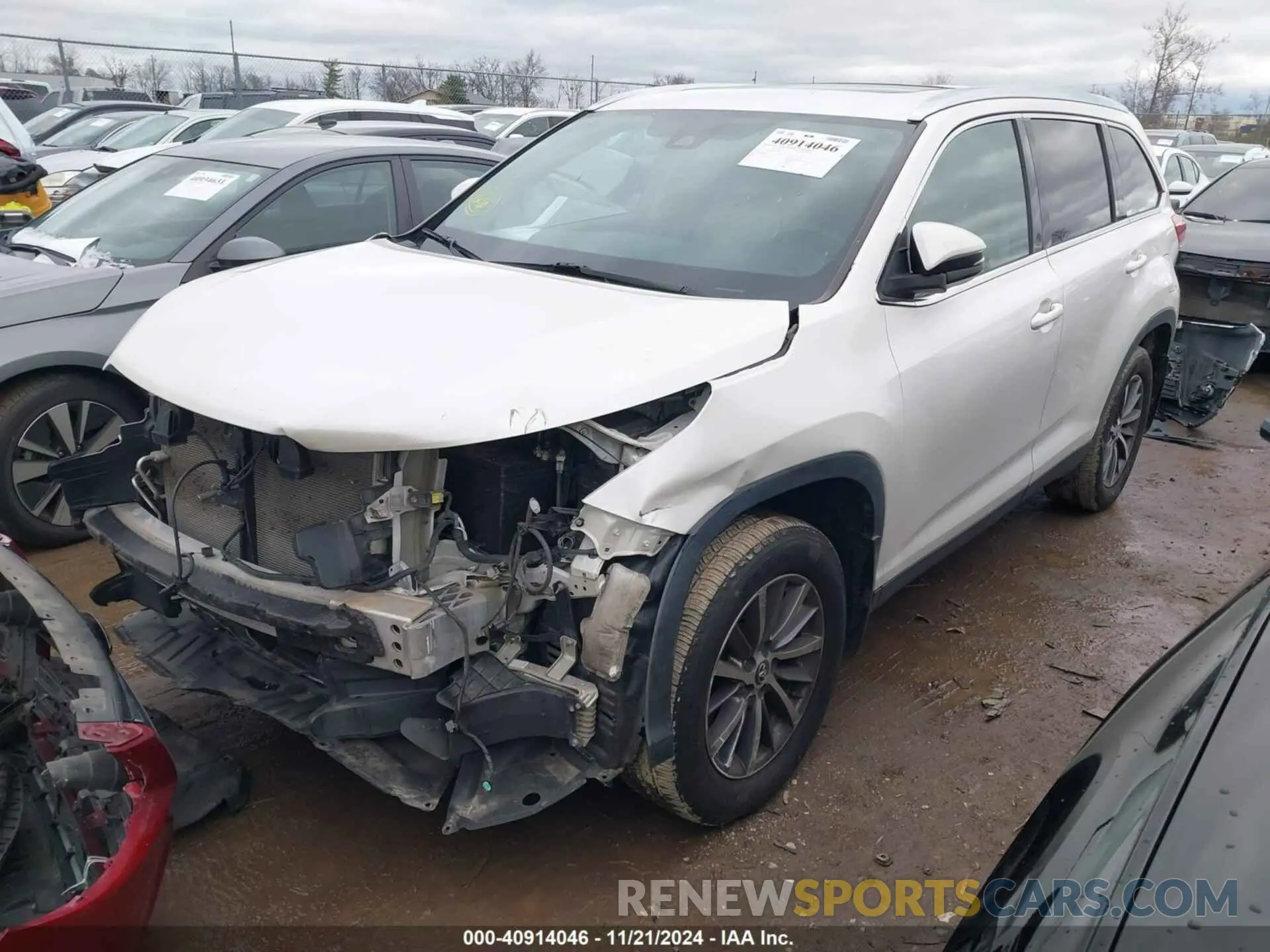 2 fotografías del automóvil dañado 5TDJZRFH4KS608082 TOYOTA HIGHLANDER 2019