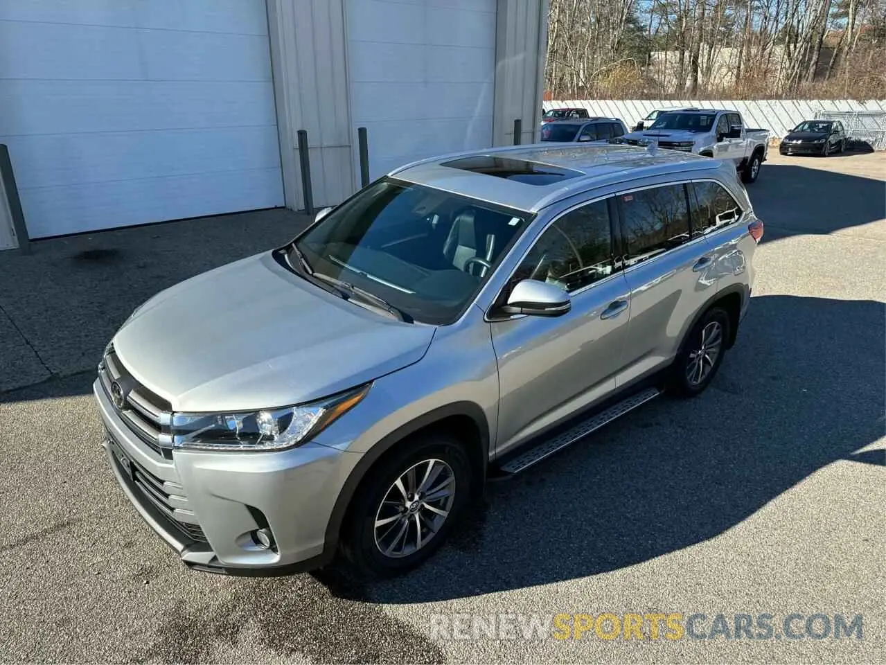 2 fotografías del automóvil dañado 5TDJZRFH4KS615176 TOYOTA HIGHLANDER 2019