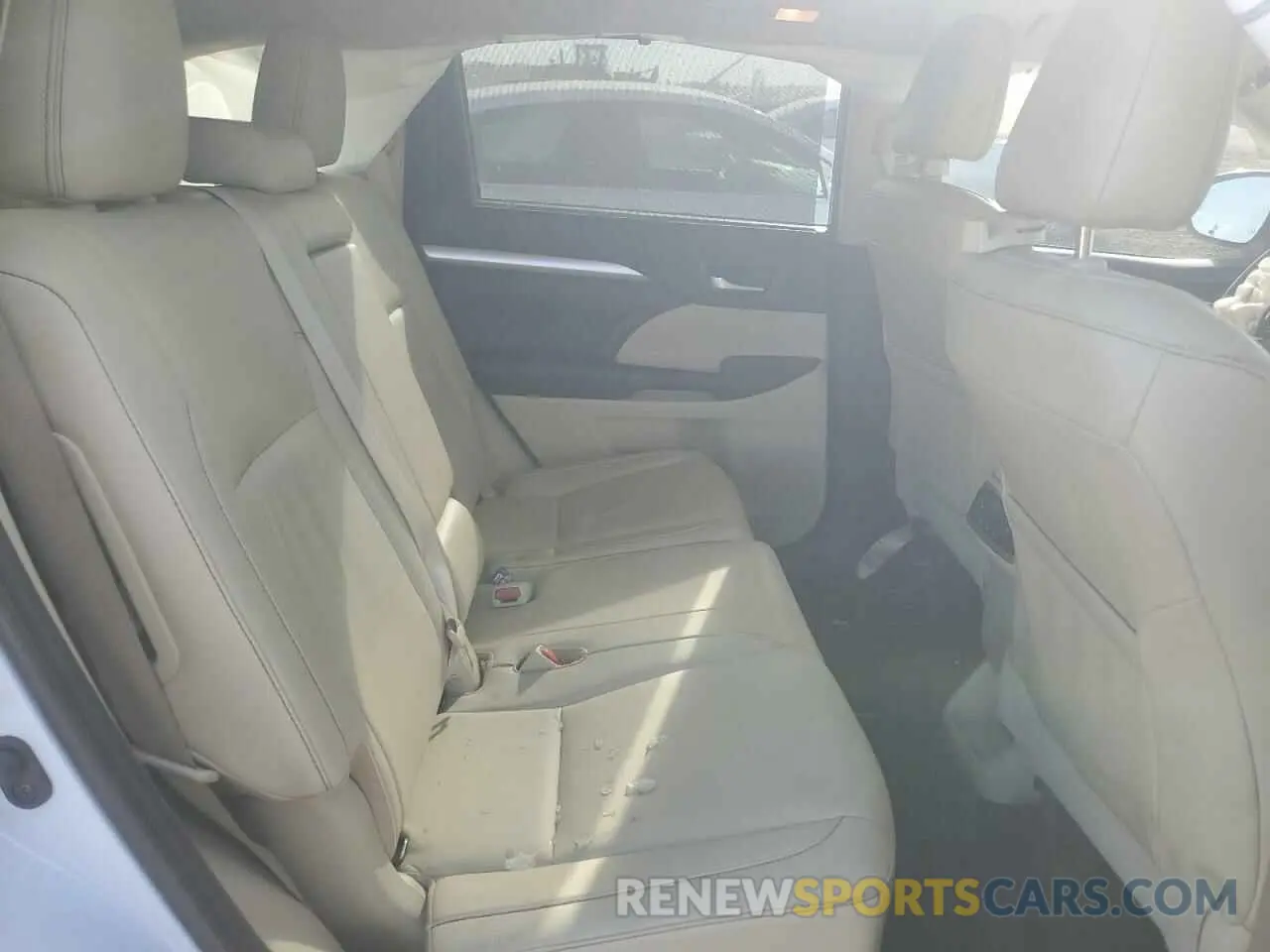 11 fotografías del automóvil dañado 5TDJZRFH4KS622676 TOYOTA HIGHLANDER 2019