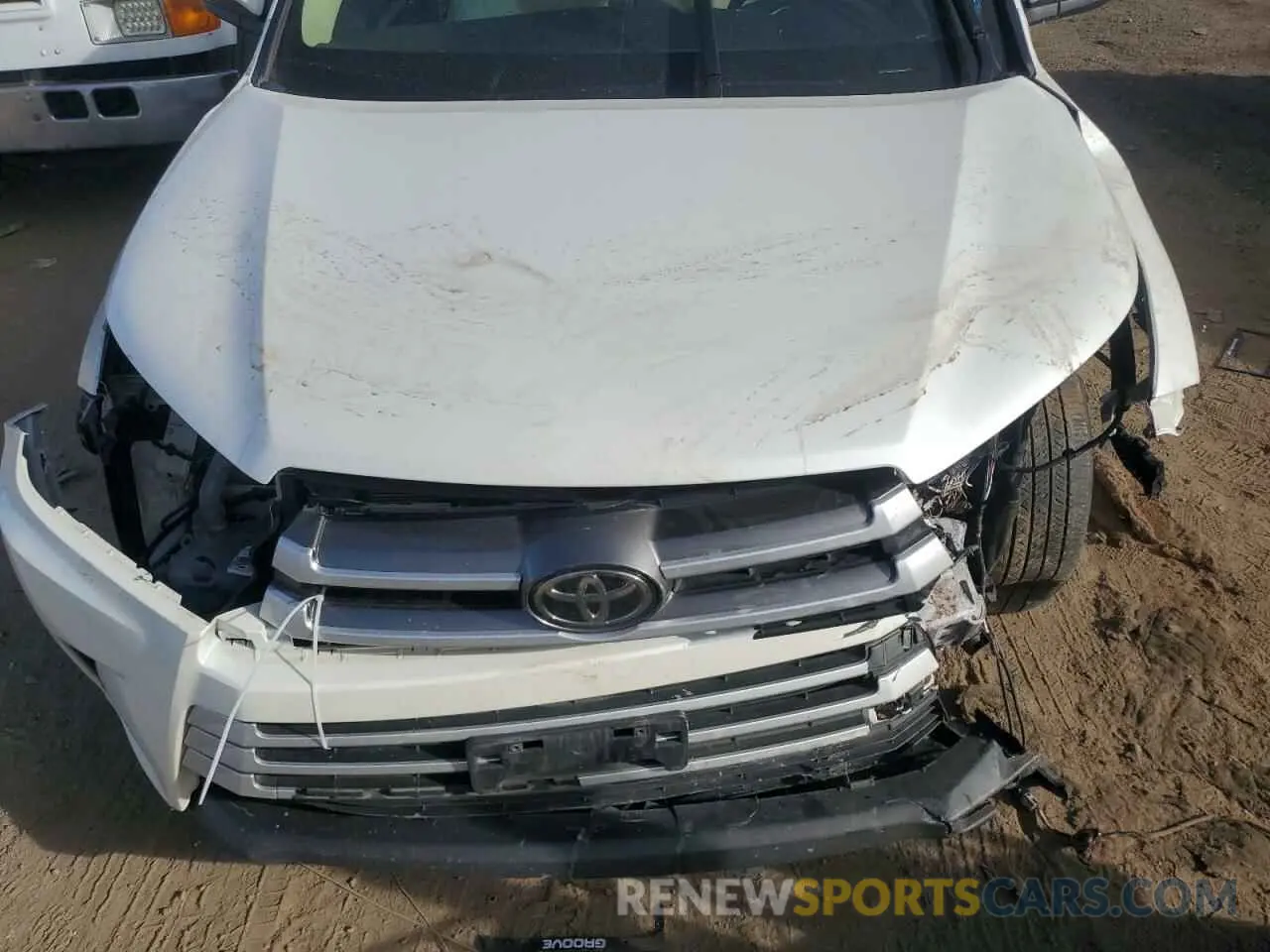 12 fotografías del automóvil dañado 5TDJZRFH4KS622676 TOYOTA HIGHLANDER 2019