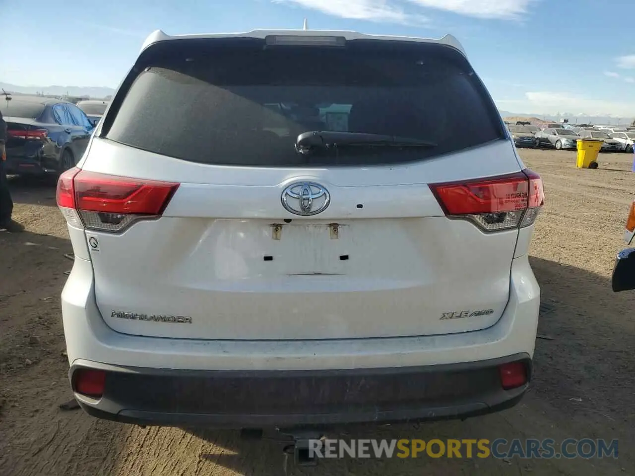 6 fotografías del automóvil dañado 5TDJZRFH4KS622676 TOYOTA HIGHLANDER 2019