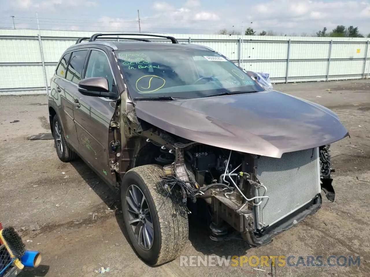 1 fotografías del automóvil dañado 5TDJZRFH4KS723247 TOYOTA HIGHLANDER 2019