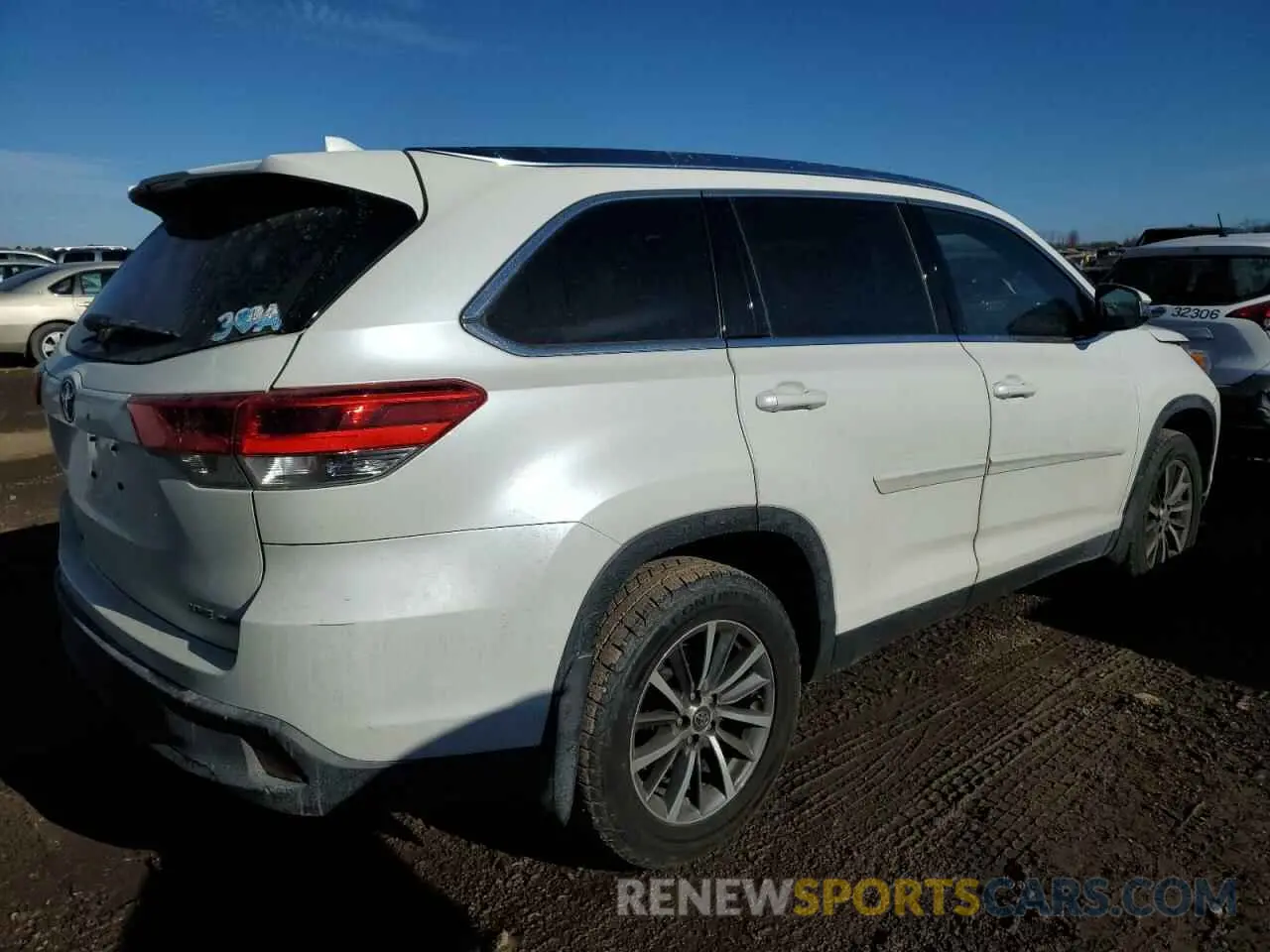 3 fotografías del automóvil dañado 5TDJZRFH4KS727959 TOYOTA HIGHLANDER 2019